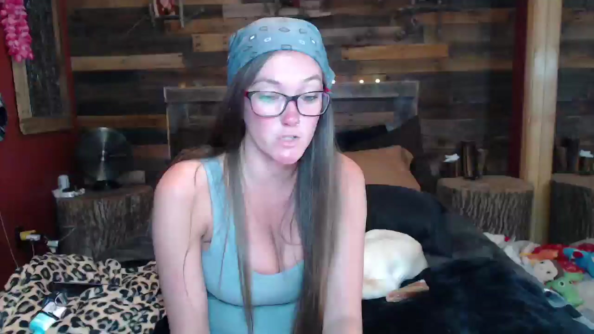 Gallery image thumbnail from TrueHalo's myfreecams stream on, 05/17/2025, 19:32 image 17 of 20