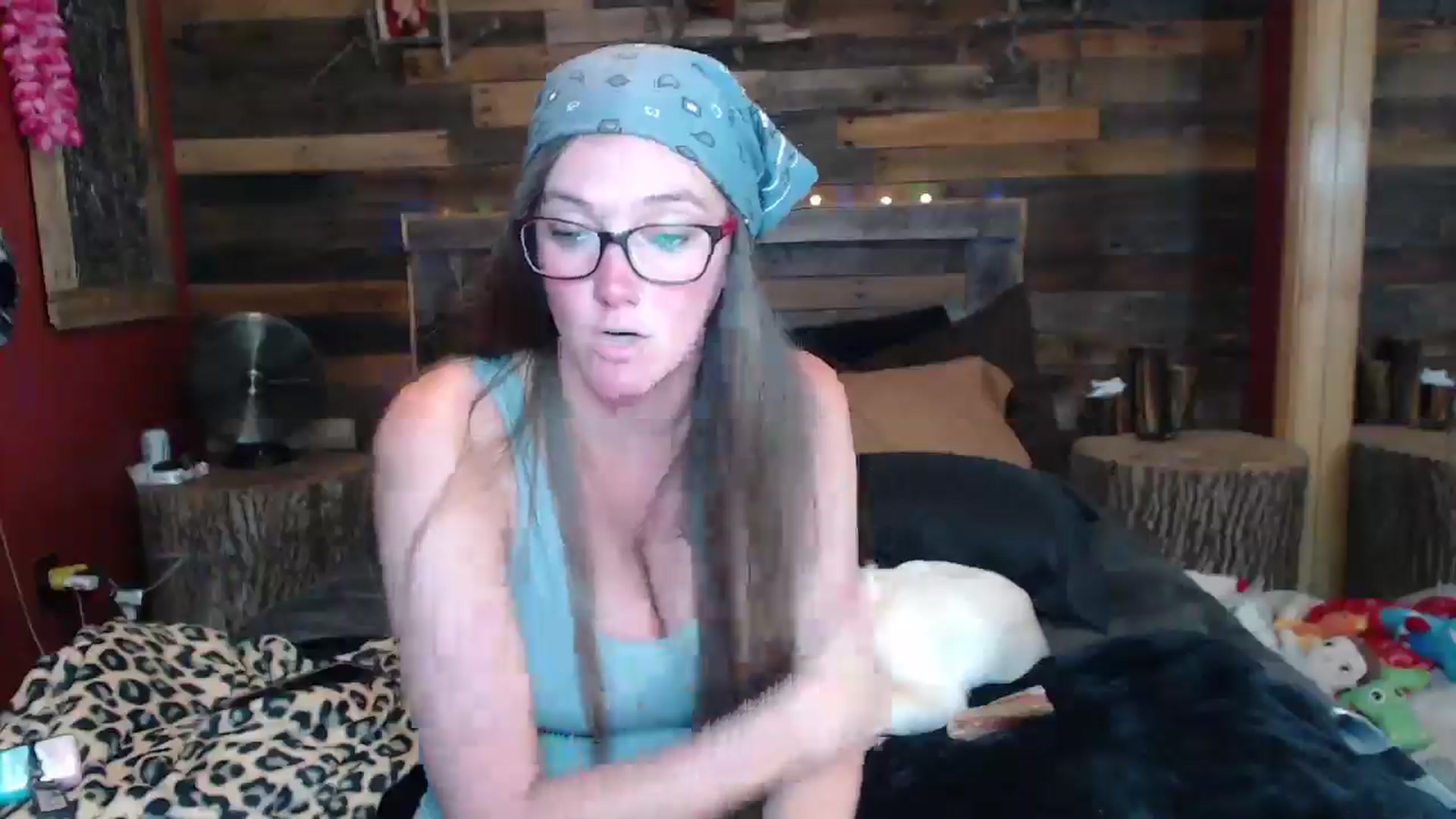 Gallery image thumbnail from TrueHalo's myfreecams stream on, 05/17/2025, 19:32 image 15 of 20