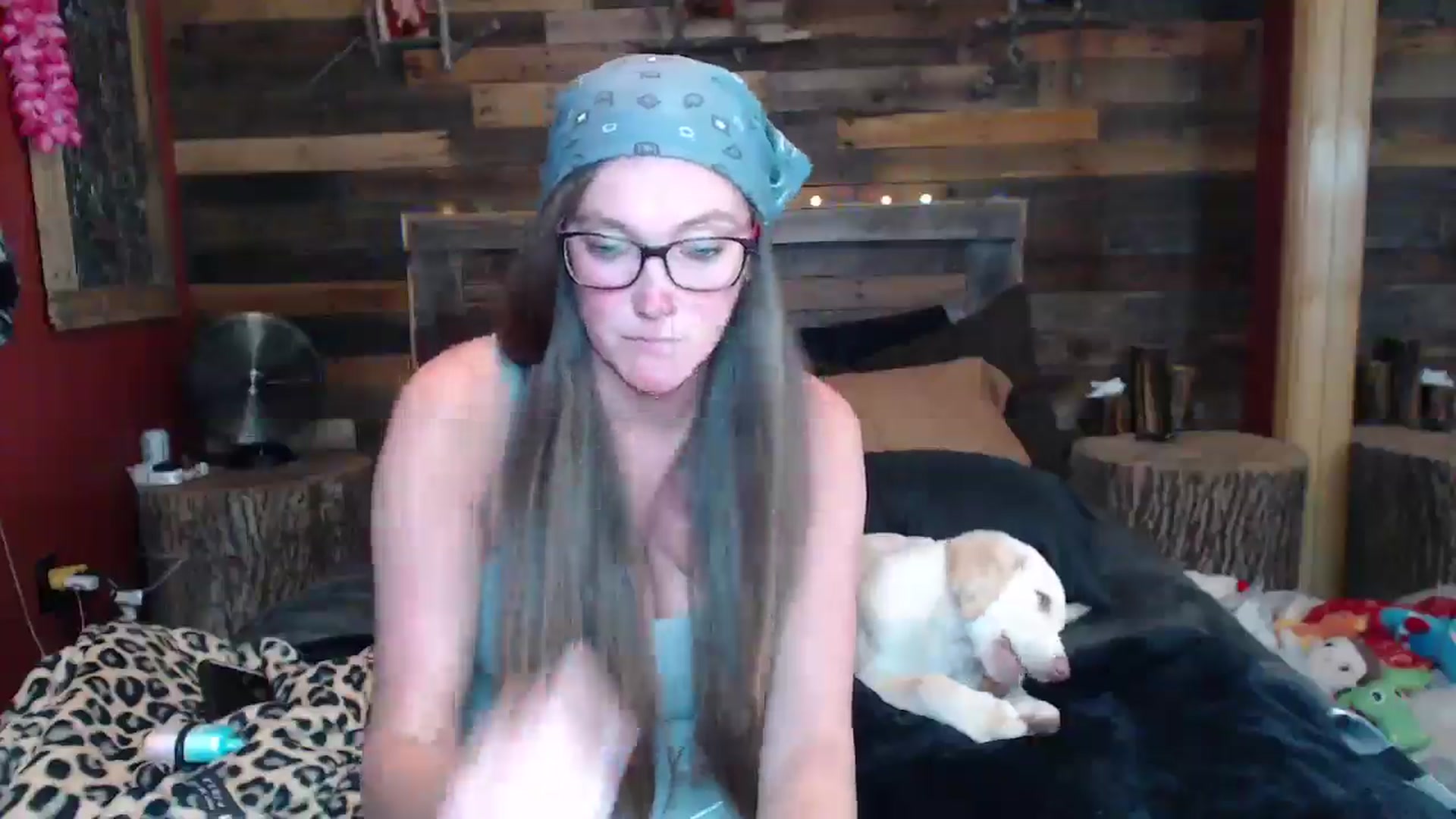 Gallery image thumbnail from TrueHalo's myfreecams stream on, 05/17/2025, 19:32 image 10 of 20