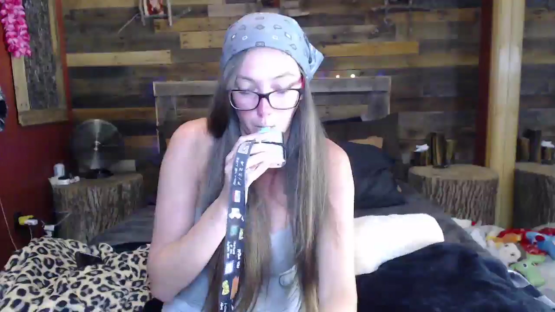 Gallery image thumbnail from TrueHalo's myfreecams stream on, 05/17/2025, 19:32 image 8 of 20