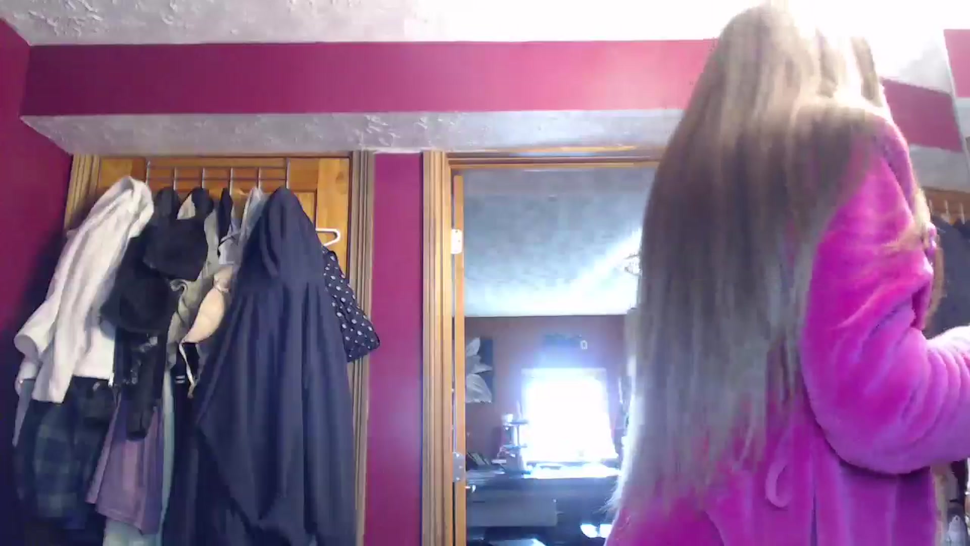Gallery image thumbnail from TrueHalo's myfreecams stream on, 05/18/2025, 13:47 image 11 of 20