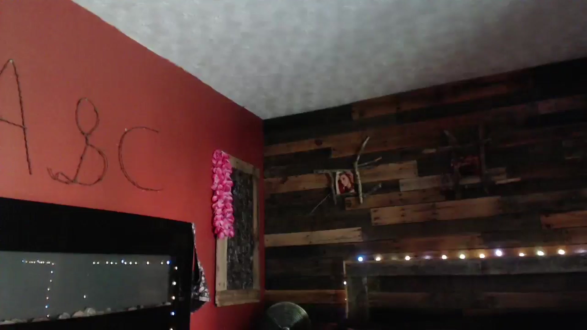 Gallery image thumbnail from TrueHalo's myfreecams stream on, 05/18/2025, 13:47 image 13 of 20