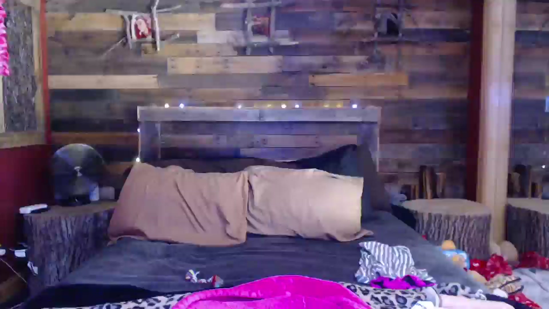 Gallery image thumbnail from TrueHalo's myfreecams stream on, 05/19/2025, 20:38 image 9 of 20