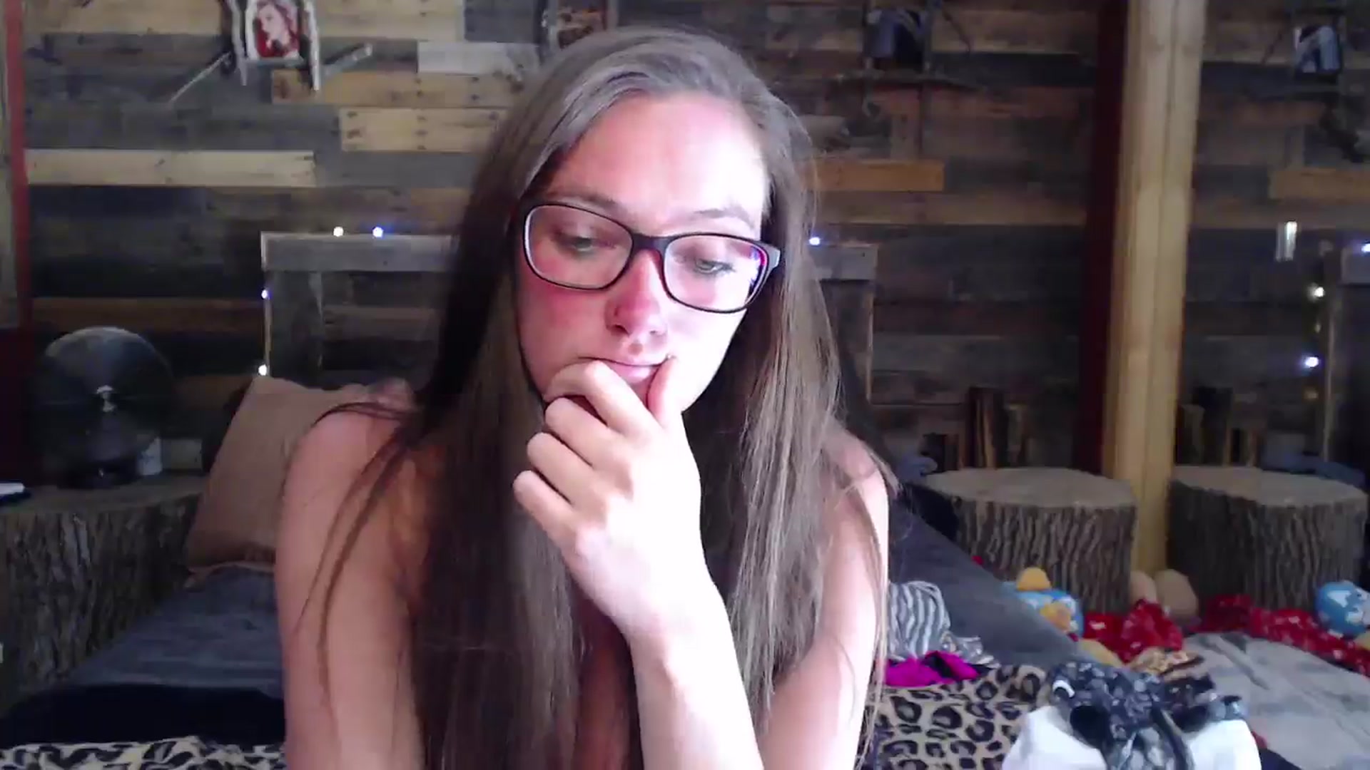 Gallery image thumbnail from TrueHalo's myfreecams stream on, 05/19/2025, 20:58 image 3 of 20