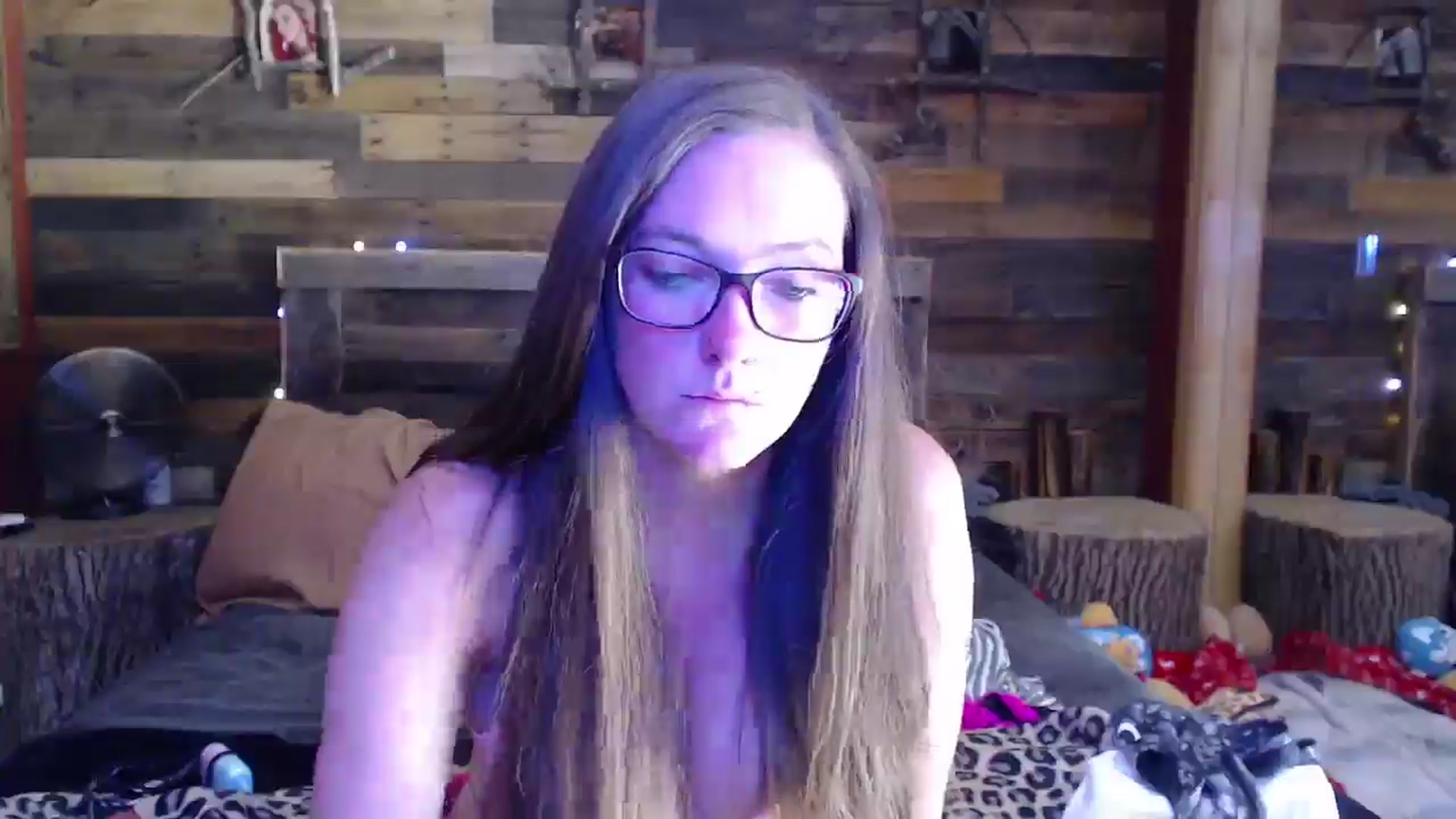 Gallery image thumbnail from TrueHalo's myfreecams stream on, 05/19/2025, 20:58 image 6 of 20