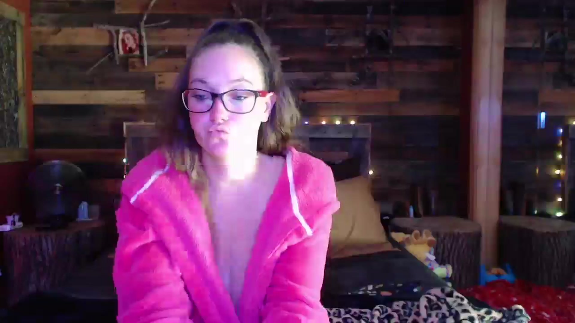 Gallery image thumbnail from TrueHalo's myfreecams stream on, 05/29/2025, 18:34 image 7 of 20