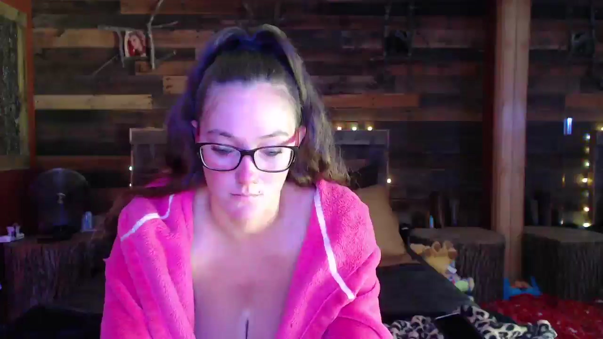 Gallery image thumbnail from TrueHalo's myfreecams stream on, 05/29/2025, 18:34 image 15 of 20