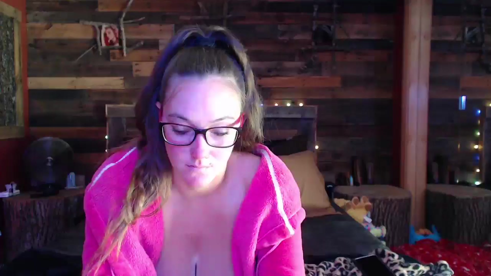 Gallery image thumbnail from TrueHalo's myfreecams stream on, 05/29/2025, 18:34 image 13 of 20