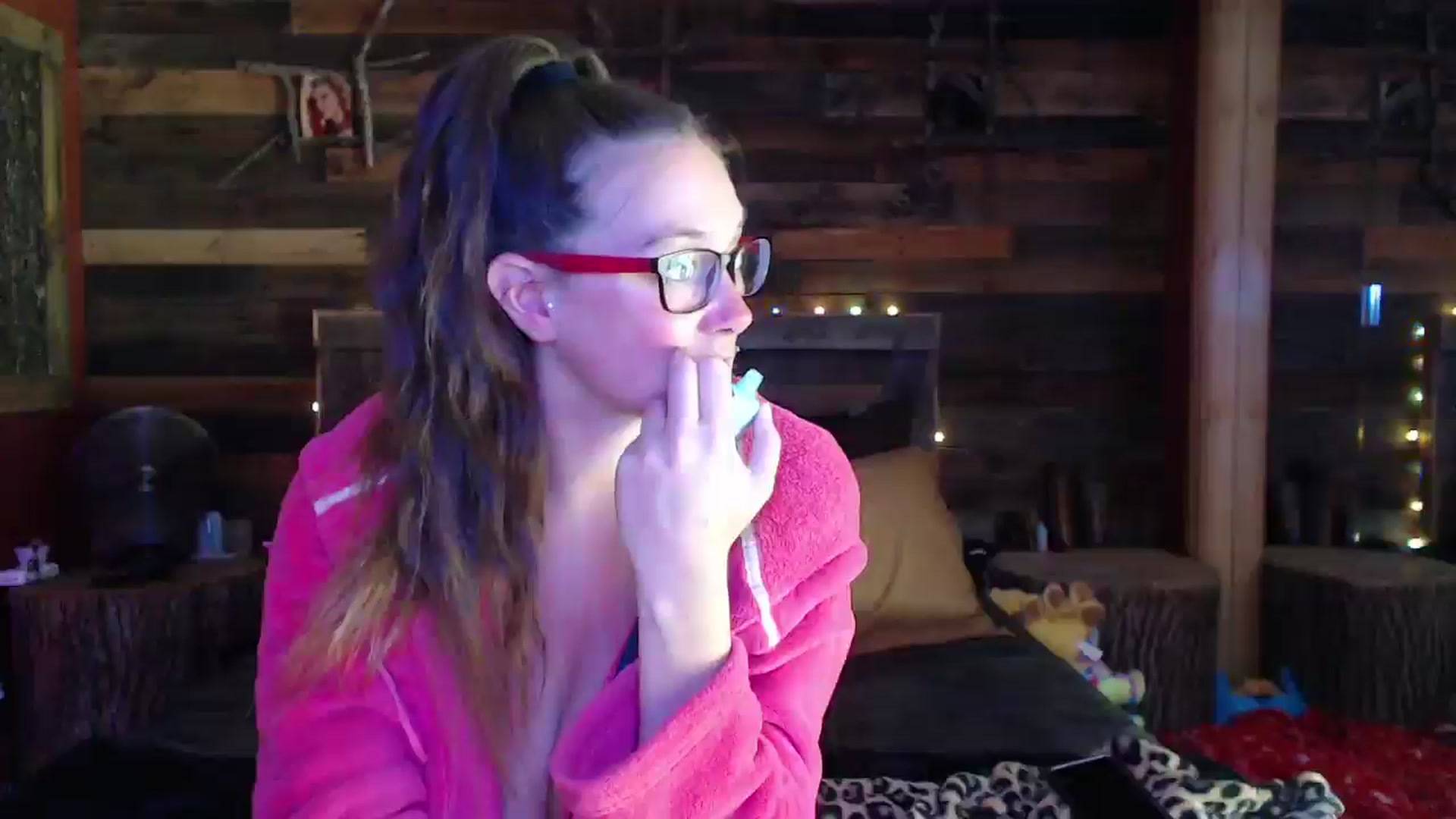 Gallery image thumbnail from TrueHalo's myfreecams stream on, 05/29/2025, 18:34 image 16 of 20