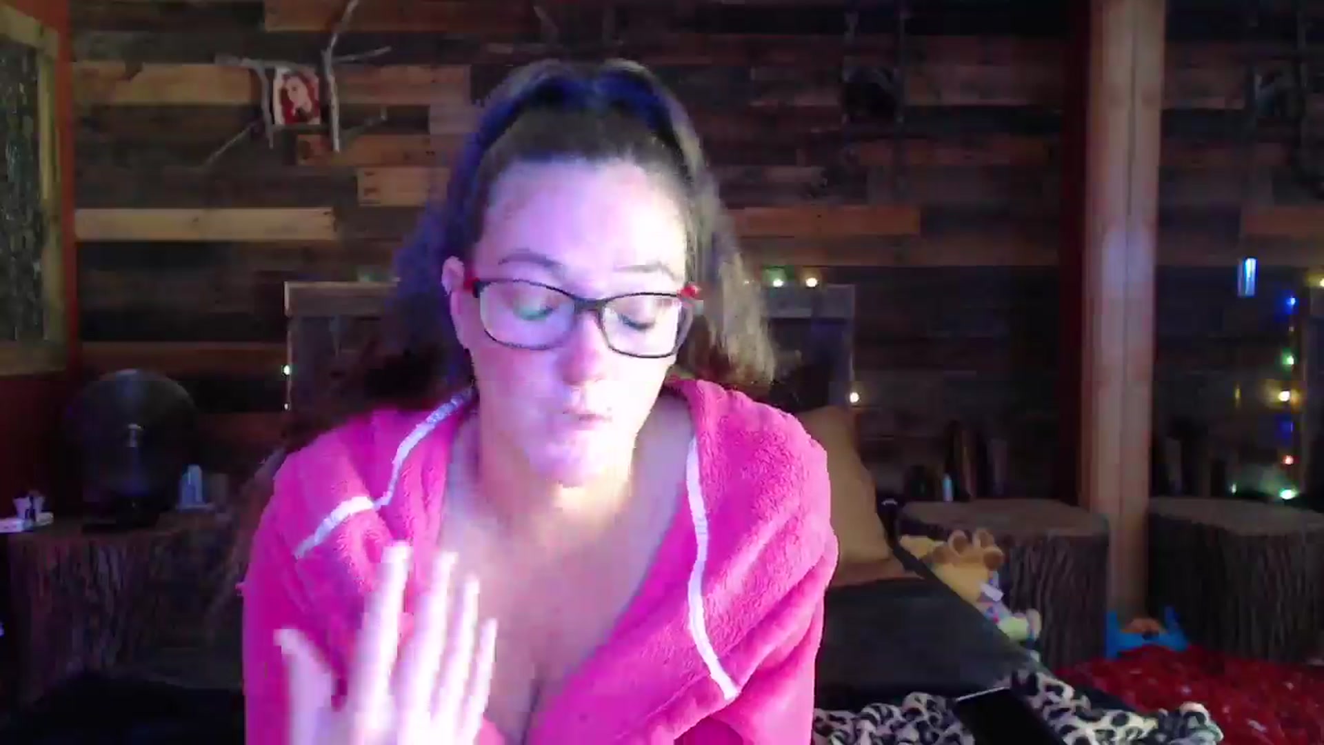 Gallery image thumbnail from TrueHalo's myfreecams stream on, 05/29/2025, 18:34 image 14 of 20