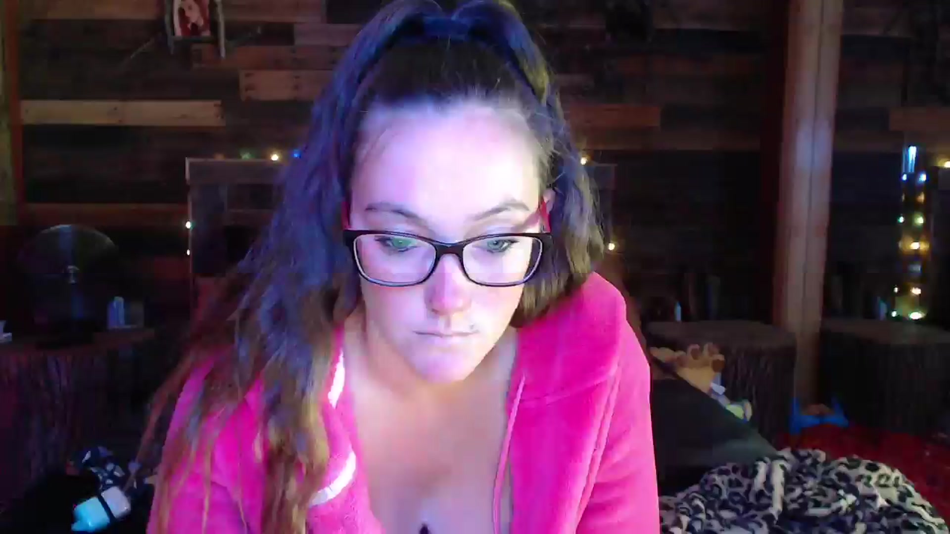 Gallery image thumbnail from TrueHalo's myfreecams stream on, 05/29/2025, 19:26 image 15 of 20