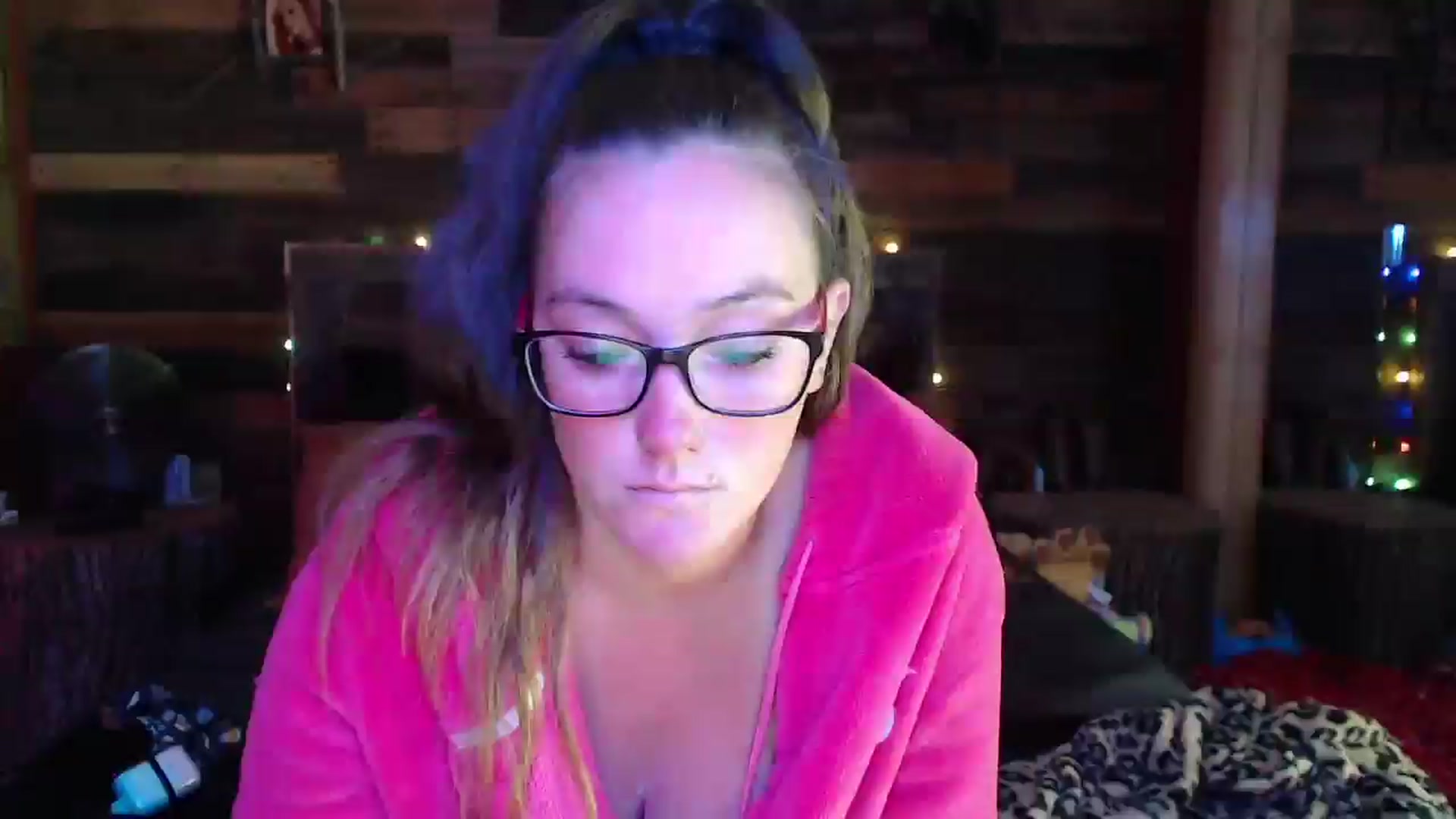 Gallery image thumbnail from TrueHalo's myfreecams stream on, 05/29/2025, 19:26 image 16 of 20