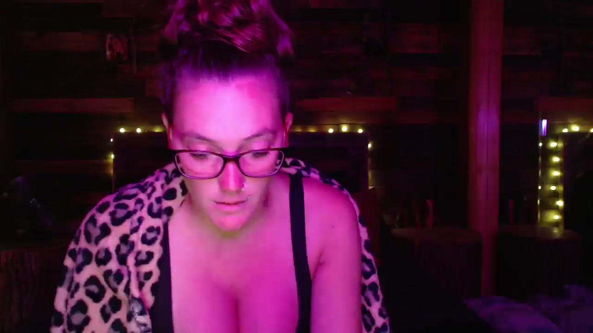 Gallery image thumbnail from TrueHalo's myfreecams stream on, 06/12/2025, 18:37 image 14 of 20