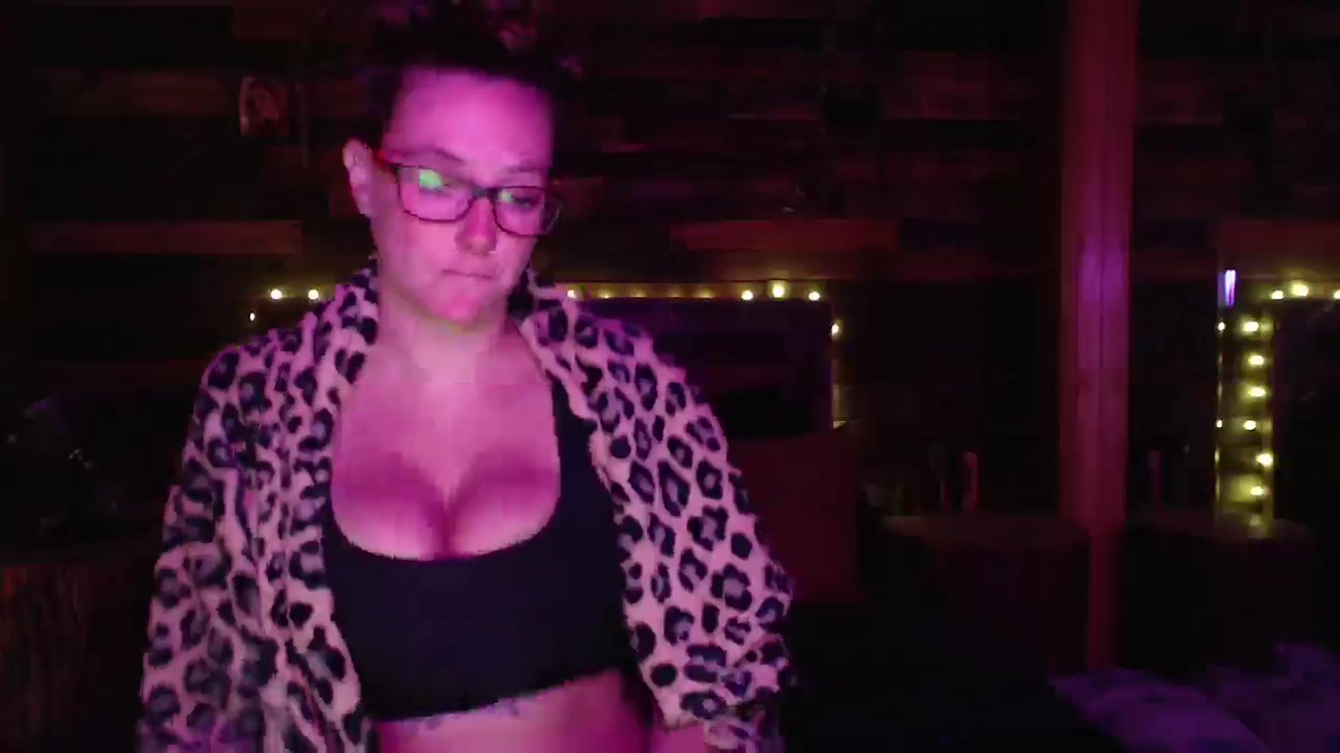 Gallery image thumbnail from TrueHalo's myfreecams stream on, 06/12/2025, 18:37 image 5 of 20