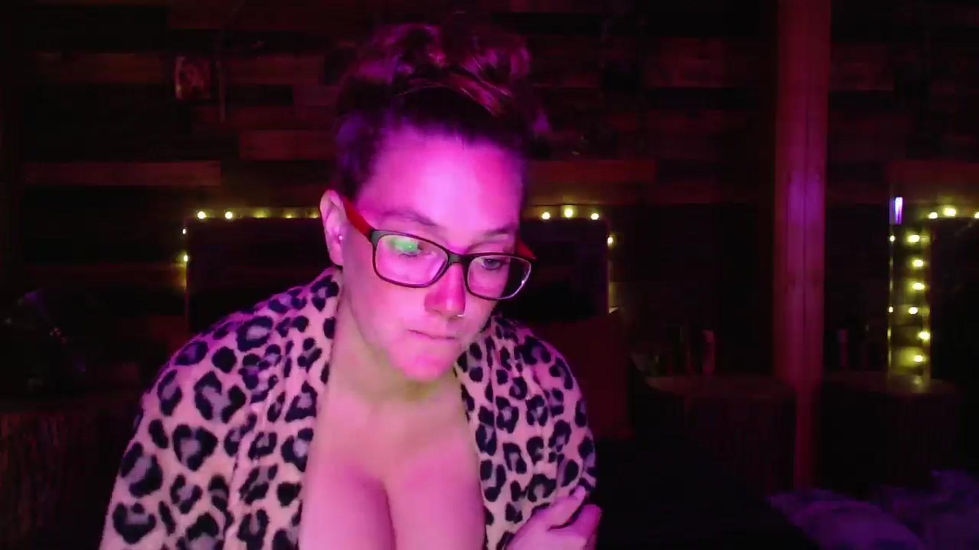 Gallery image thumbnail from TrueHalo's myfreecams stream on, 06/12/2025, 18:37 image 17 of 20