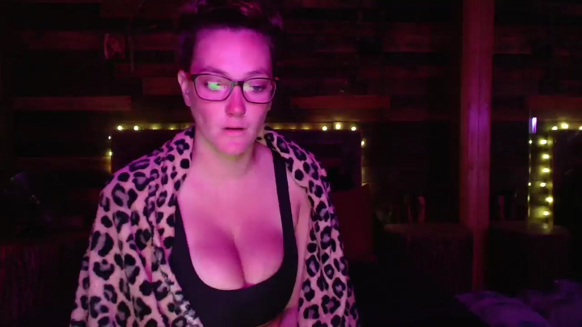 Gallery image thumbnail from TrueHalo's myfreecams stream on, 06/12/2025, 18:37 image 15 of 20