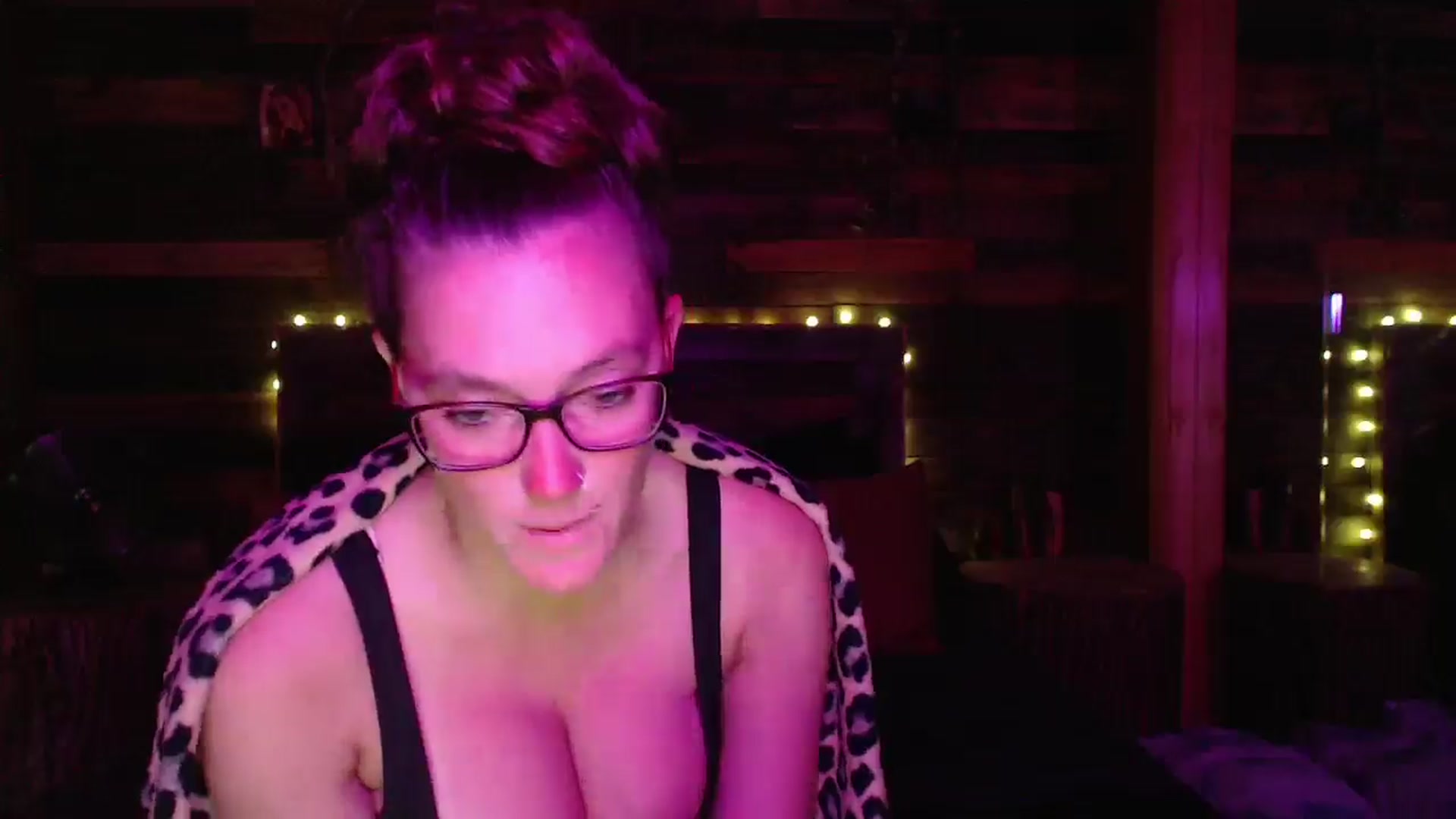Gallery image thumbnail from TrueHalo's myfreecams stream on, 06/12/2025, 18:37 image 19 of 20