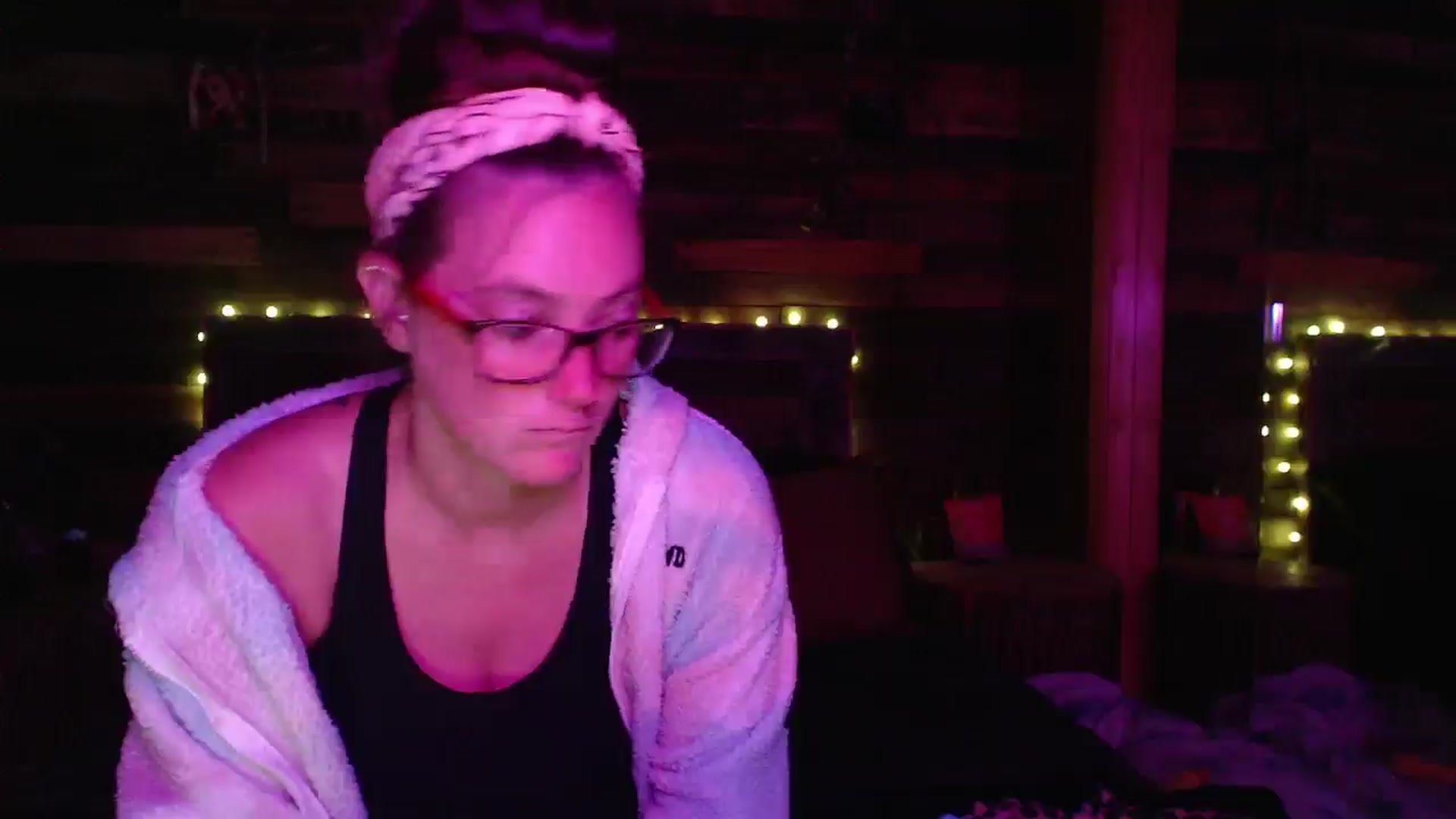 Gallery image thumbnail from TrueHalo's myfreecams stream on, 06/13/2025, 19:20 image 5 of 20