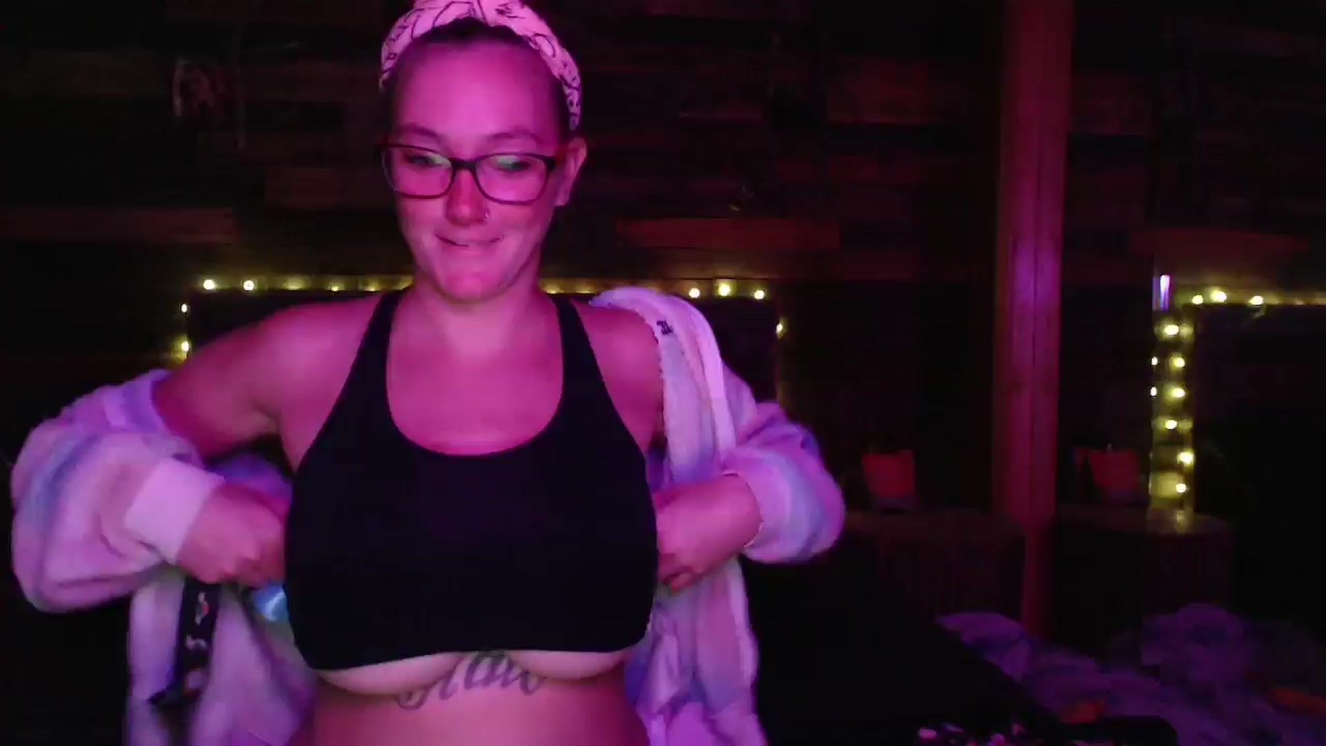Gallery image thumbnail from TrueHalo's myfreecams stream on, 06/13/2025, 19:20 image 3 of 20