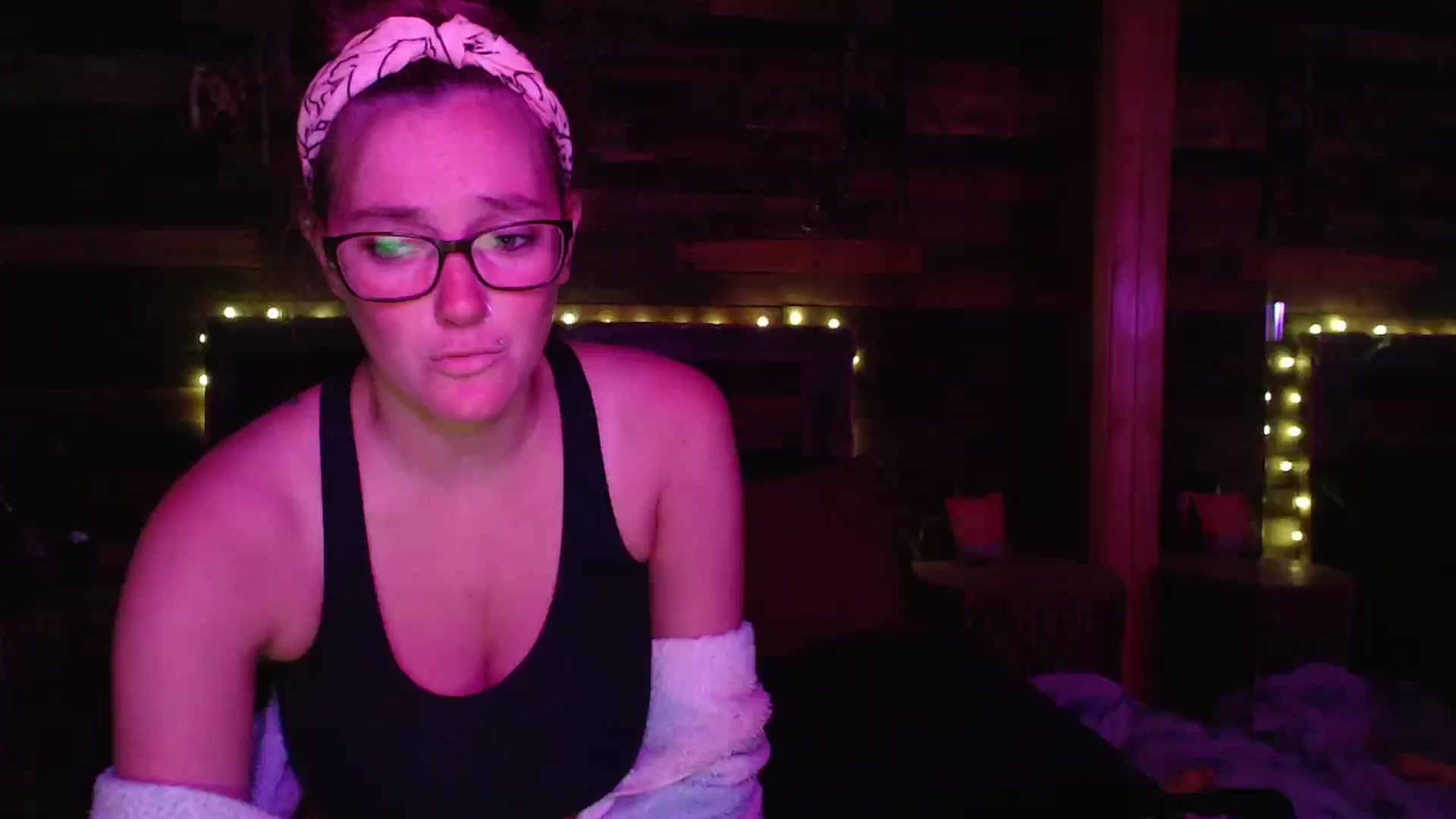 Gallery image thumbnail from TrueHalo's myfreecams stream on, 06/13/2025, 19:20 image 1 of 20
