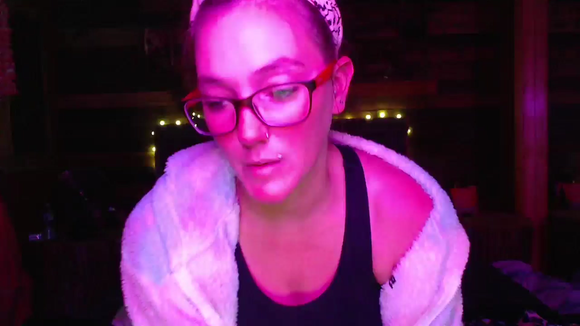 Gallery image thumbnail from TrueHalo's myfreecams stream on, 06/13/2025, 19:20 image 15 of 20