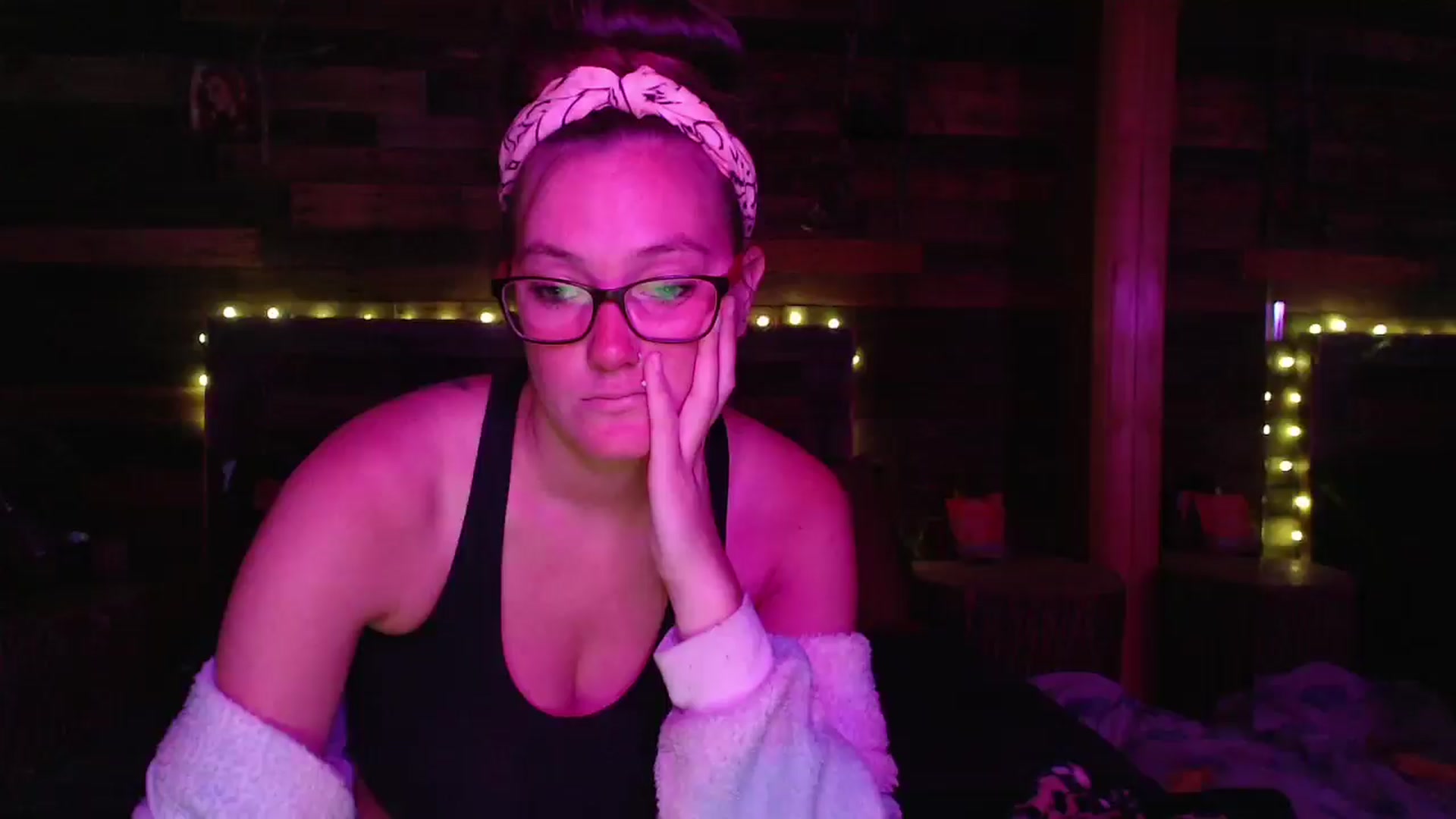 Gallery image thumbnail from TrueHalo's myfreecams stream on, 06/13/2025, 19:20 image 2 of 20
