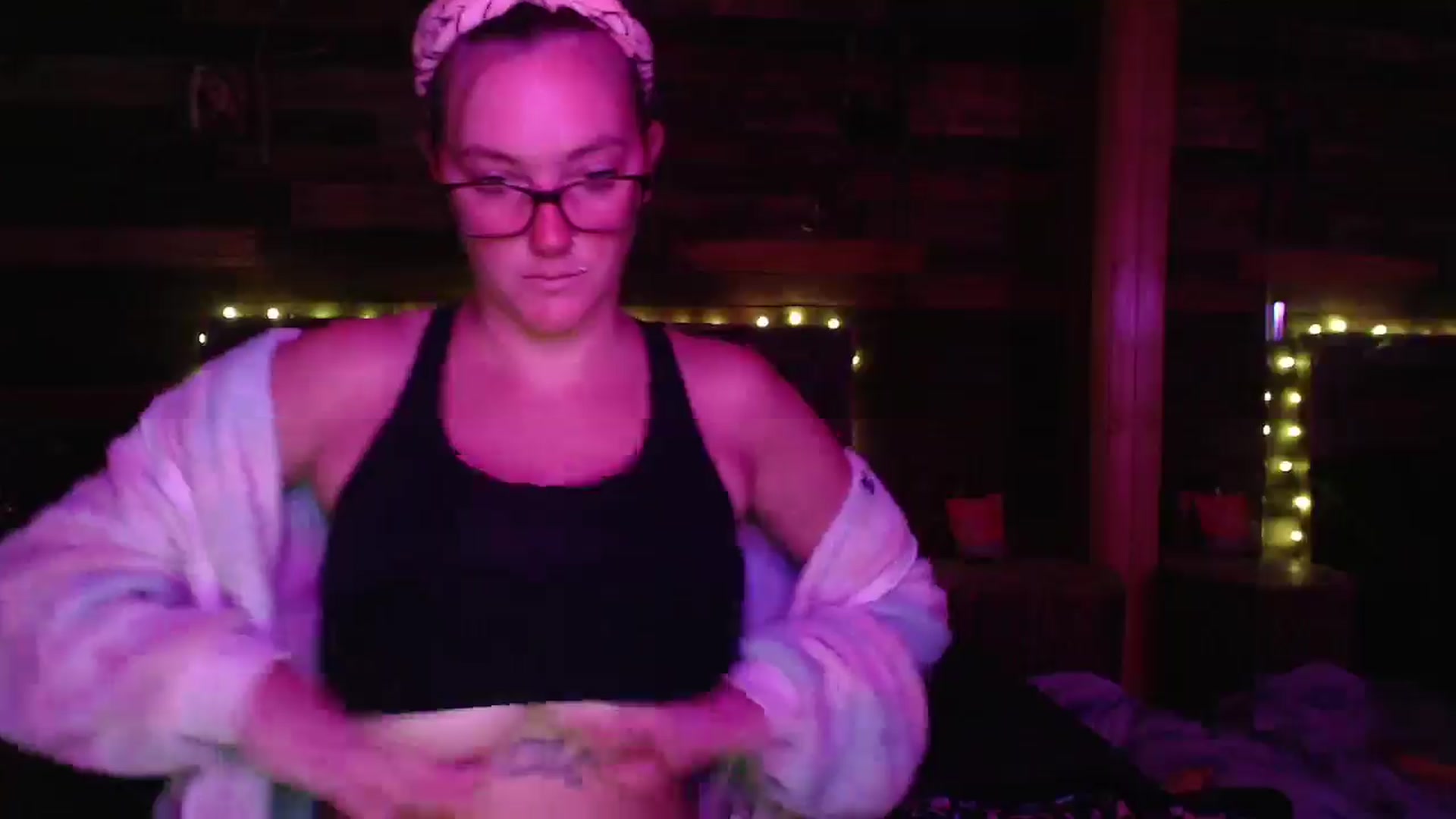 Gallery image thumbnail from TrueHalo's myfreecams stream on, 06/13/2025, 19:20 image 4 of 20