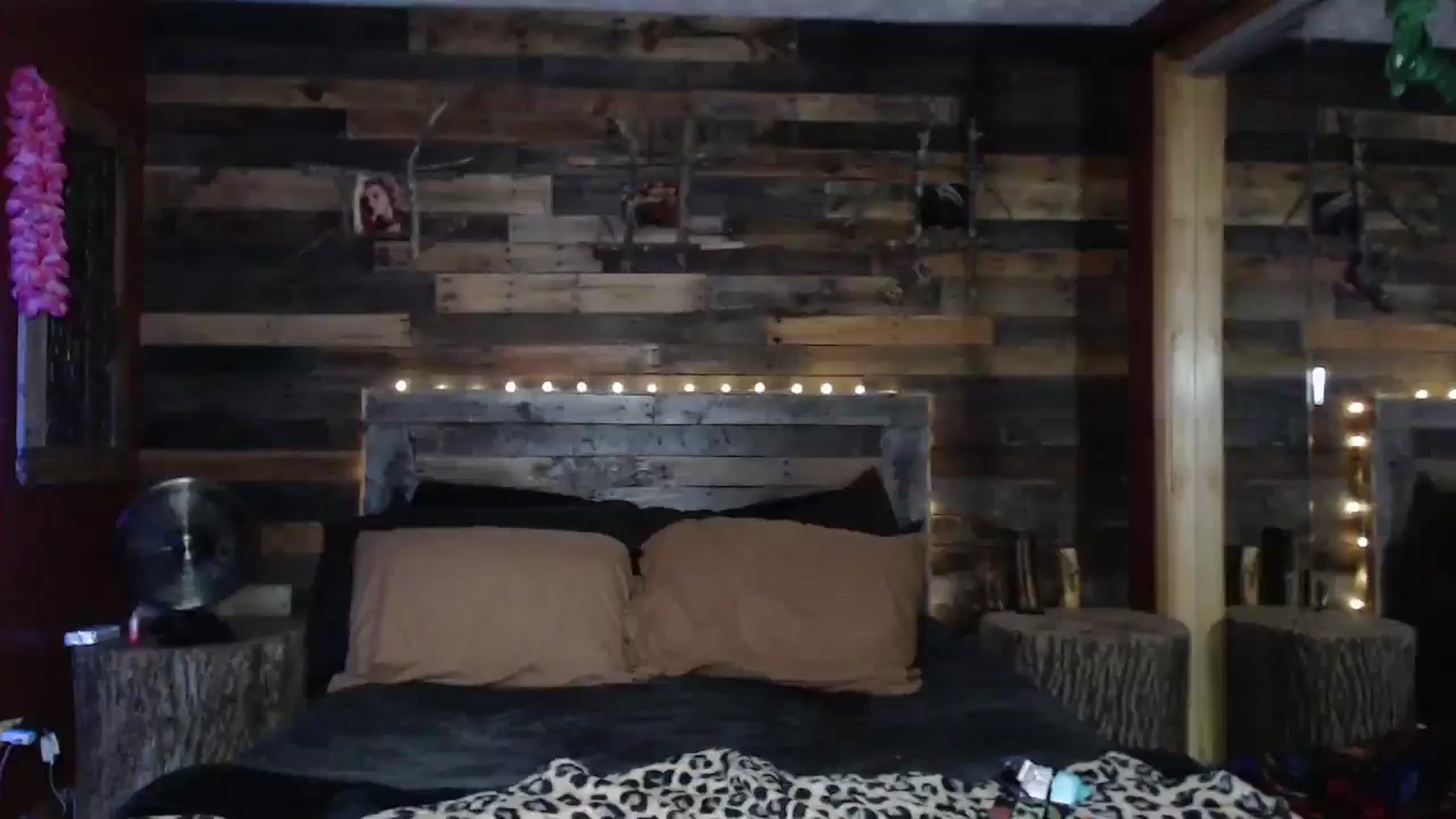 Gallery image thumbnail from TrueHalo's myfreecams stream on, 06/28/2025, 16:54 image 18 of 20