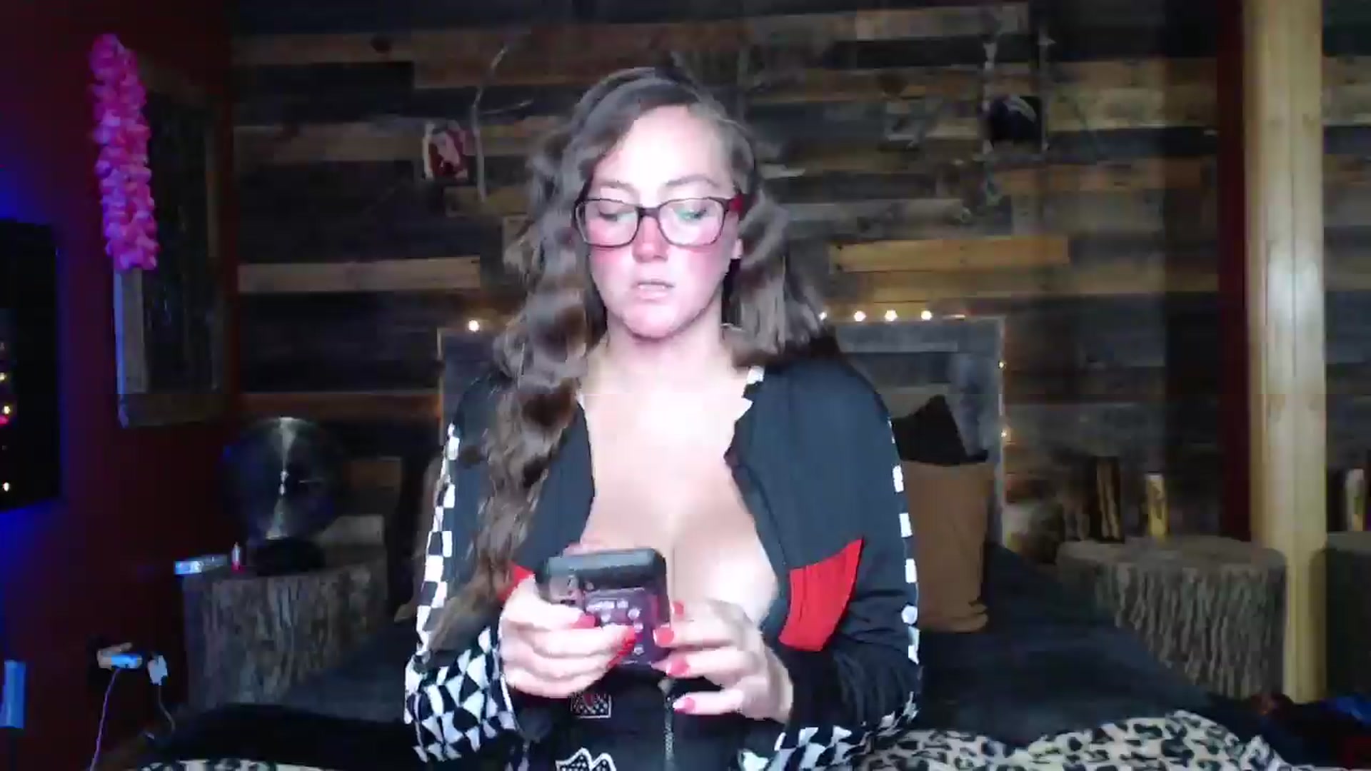 Gallery image thumbnail from TrueHalo's myfreecams stream on, 06/28/2025, 17:36 image 9 of 20