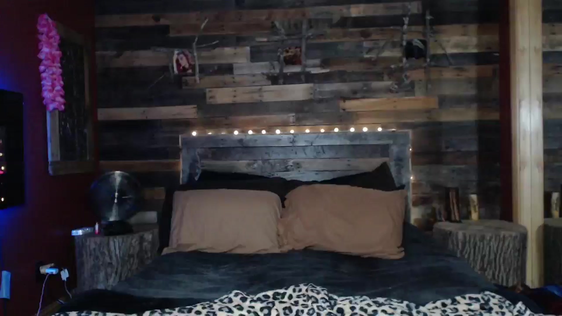 Gallery image thumbnail from TrueHalo's myfreecams stream on, 06/28/2025, 17:36 image 6 of 20