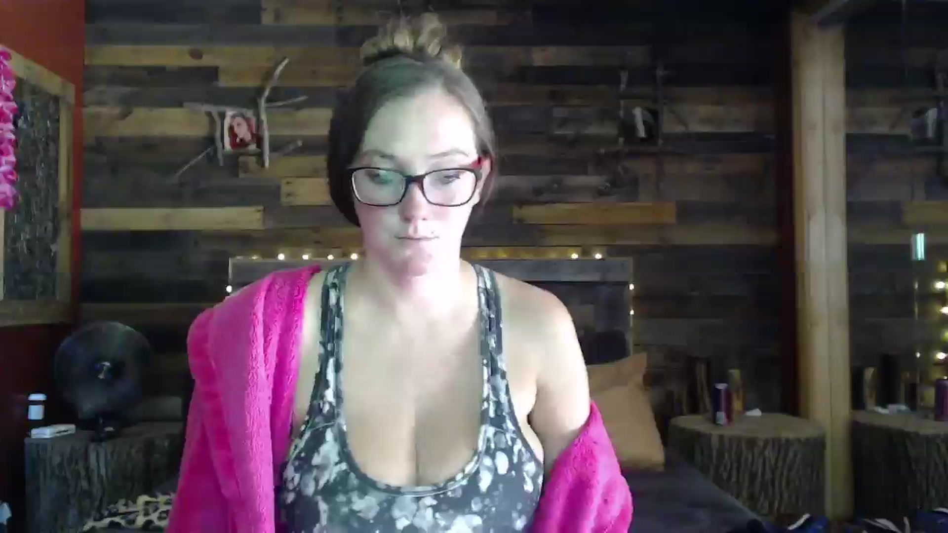 Gallery image thumbnail from TrueHalo's myfreecams stream on, 07/11/2025, 19:13 image 17 of 20