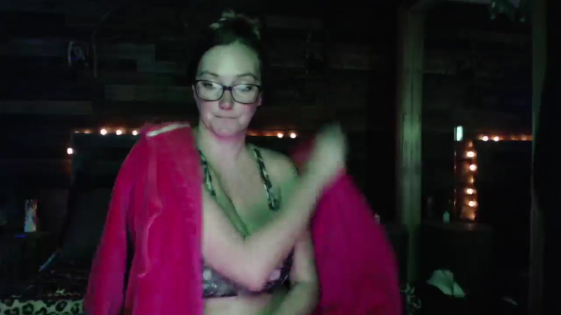 Gallery image thumbnail from TrueHalo's myfreecams stream on, 07/16/2025, 17:52 image 2 of 20