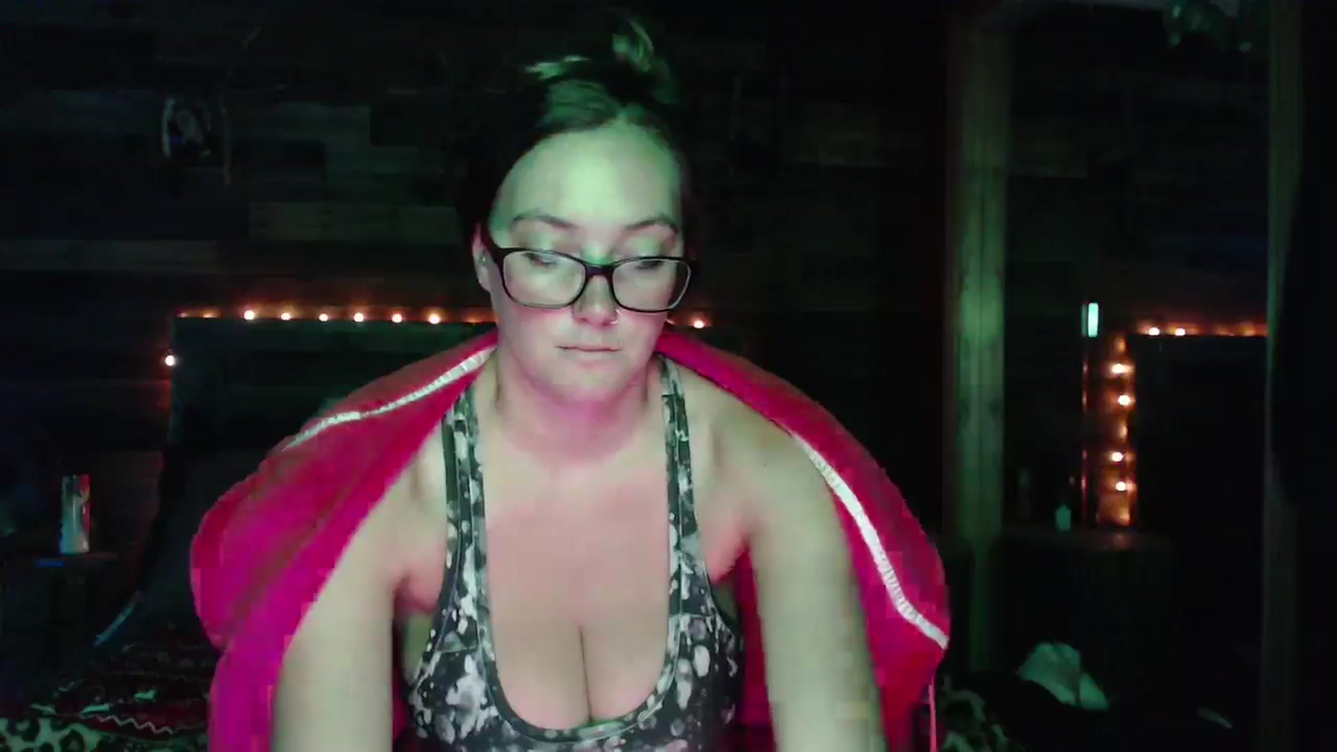 Gallery image thumbnail from TrueHalo's myfreecams stream on, 07/16/2025, 17:52 image 15 of 20