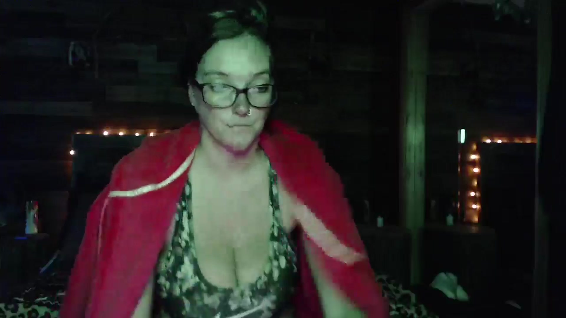 Gallery image thumbnail from TrueHalo's myfreecams stream on, 07/16/2025, 17:52 image 18 of 20
