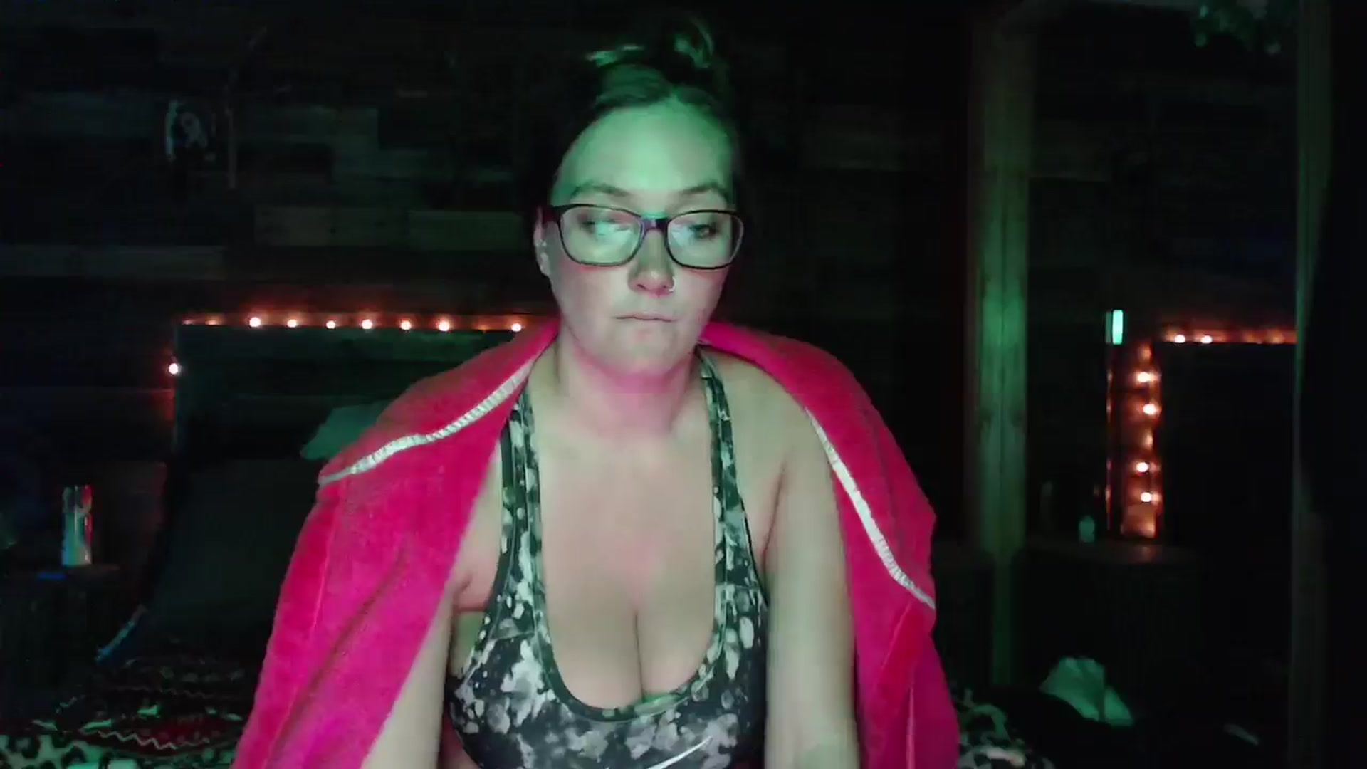 Gallery image thumbnail from TrueHalo's myfreecams stream on, 07/16/2025, 17:52 image 16 of 20