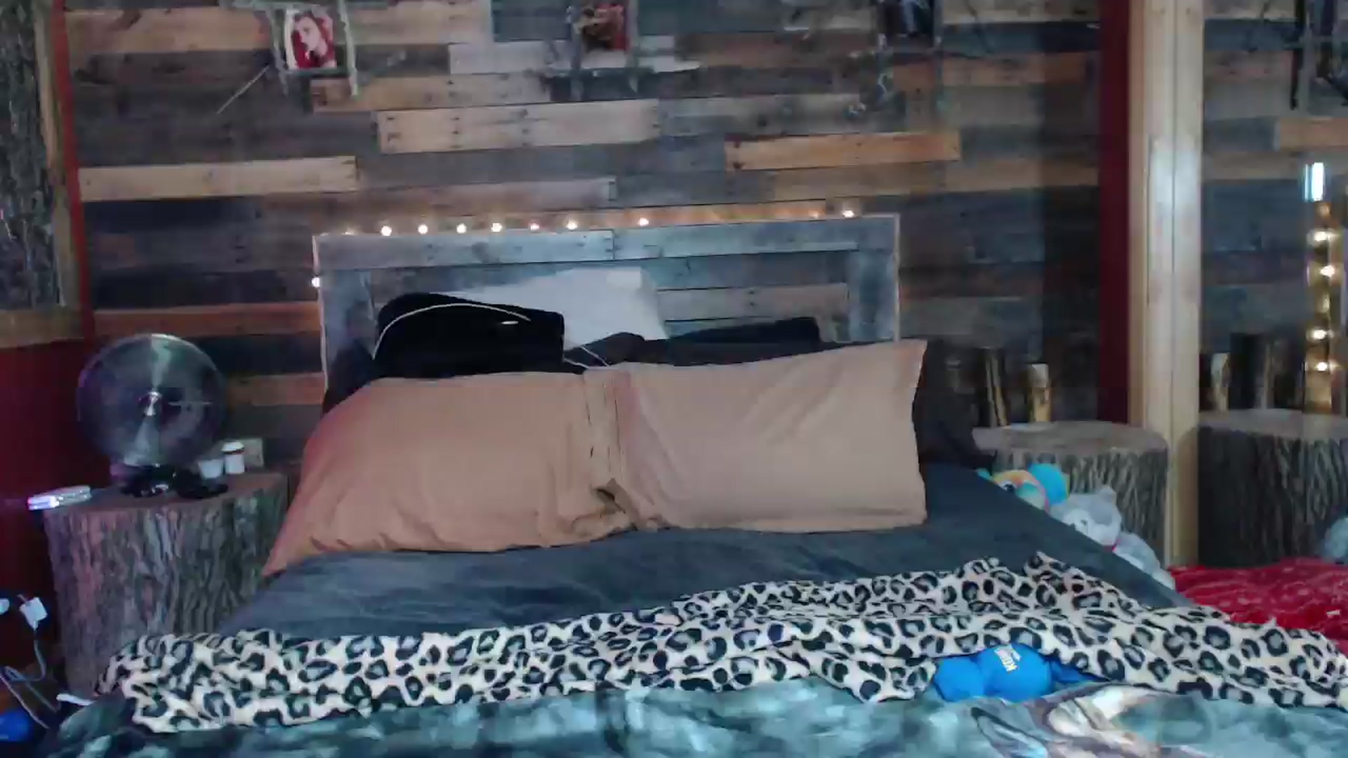 Gallery image thumbnail from TrueHalo's myfreecams stream on, 07/24/2025, 17:21 image 1 of 20