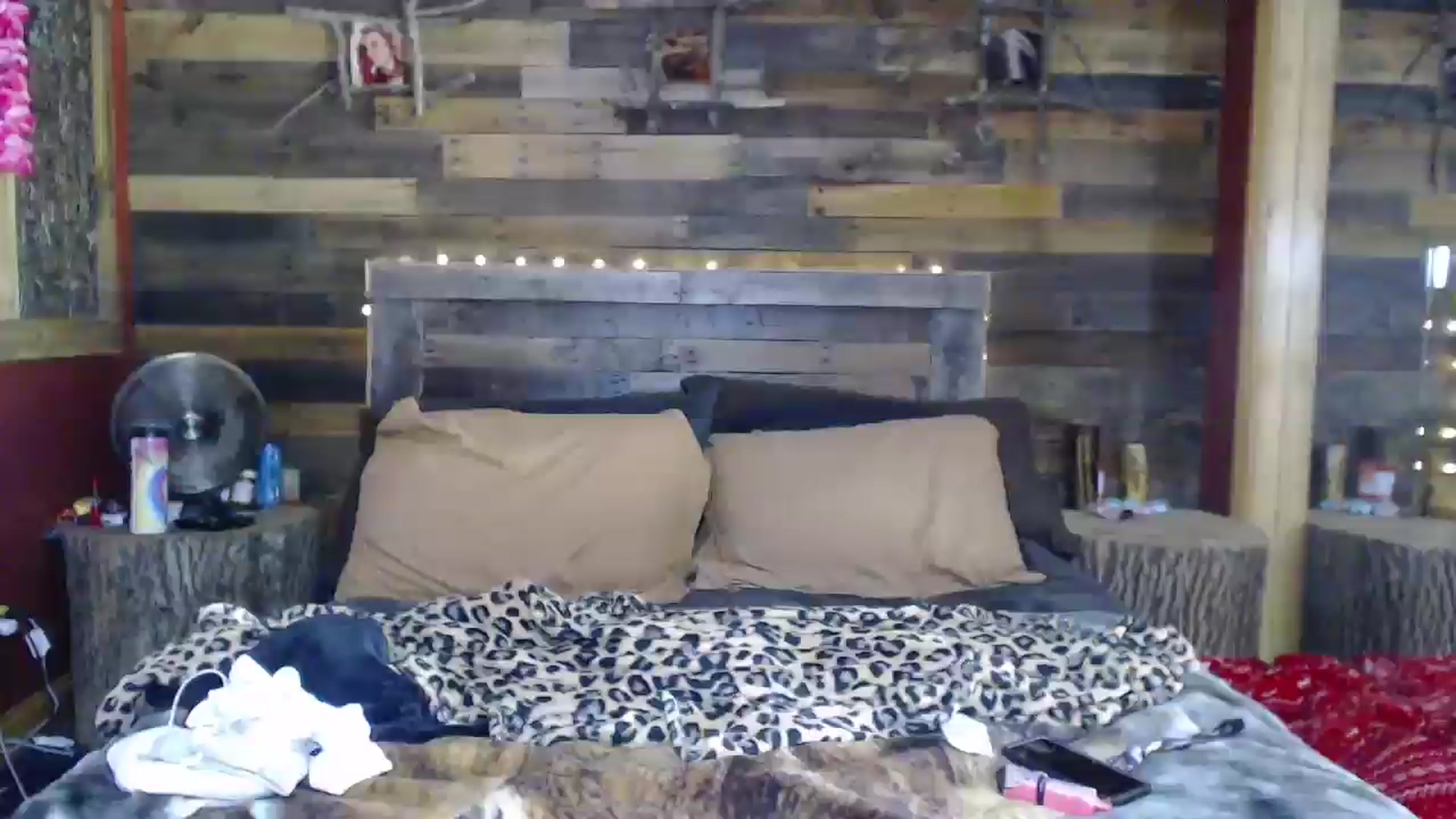 Gallery image thumbnail from TrueHalo's myfreecams stream on, 08/14/2025, 19:19 image 16 of 20
