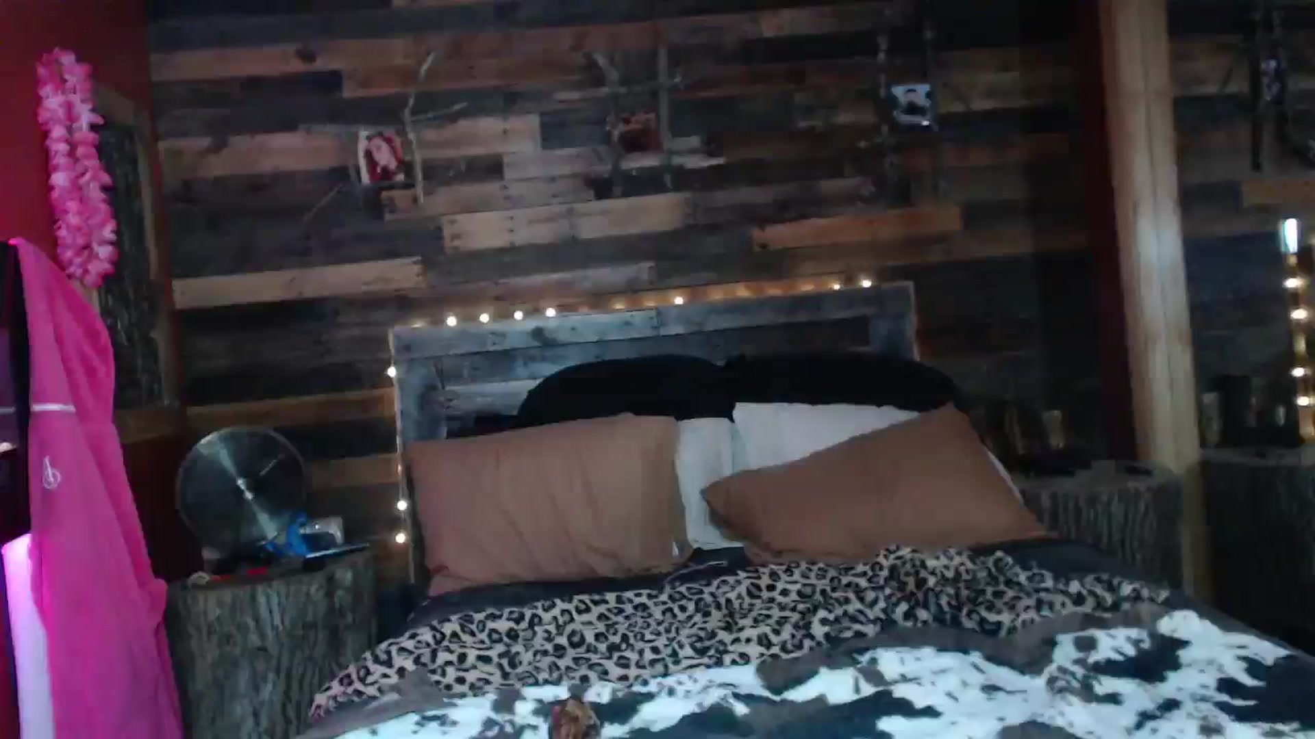 Gallery image thumbnail from TrueHalo's myfreecams stream on, 09/24/2025, 15:24 image 9 of 20