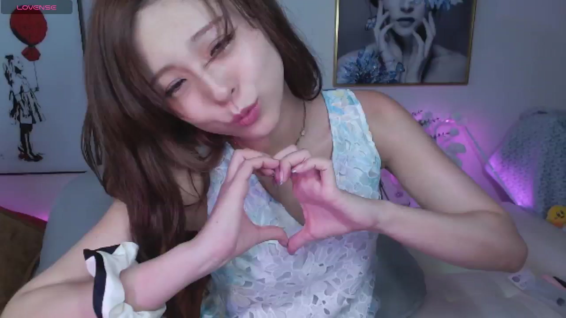Gallery image thumbnail from Tsu_mu_gi_526's myfreecams stream on, 06/18/2024, 13:06 image 3 of 20