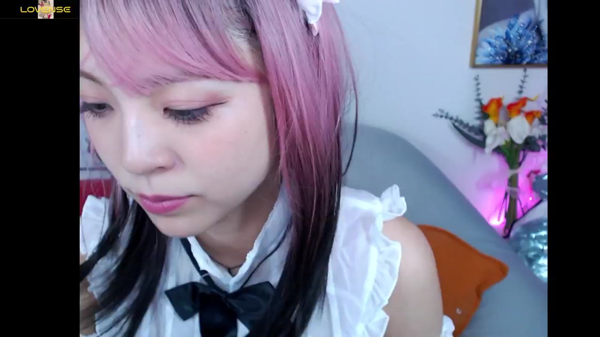 Gallery image thumbnail from Tsu_mu_gi_526's myfreecams stream on, 08/03/2024, 20:18 image 16 of 20