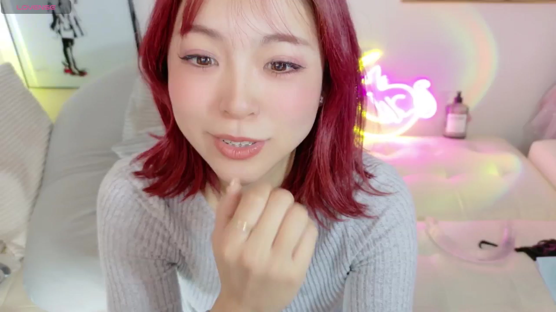 Gallery image thumbnail from Tsu_mu_gi_526's myfreecams stream on, 03/20/2025, 06:06 image 8 of 20