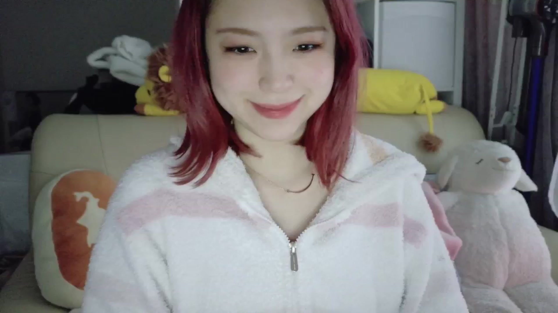 Gallery image thumbnail from Tsu_mu_gi_526's myfreecams stream on, 04/05/2025, 21:06 image 9 of 20