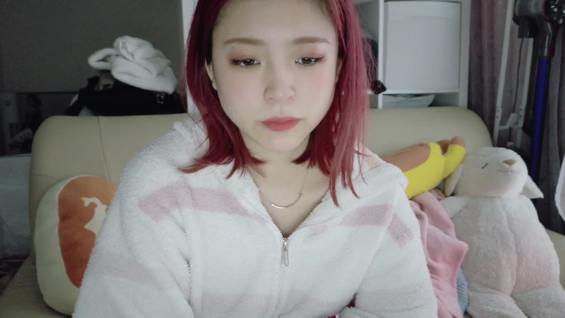 Gallery image thumbnail from Tsu_mu_gi_526's myfreecams stream on, 04/05/2025, 21:06 image 15 of 20