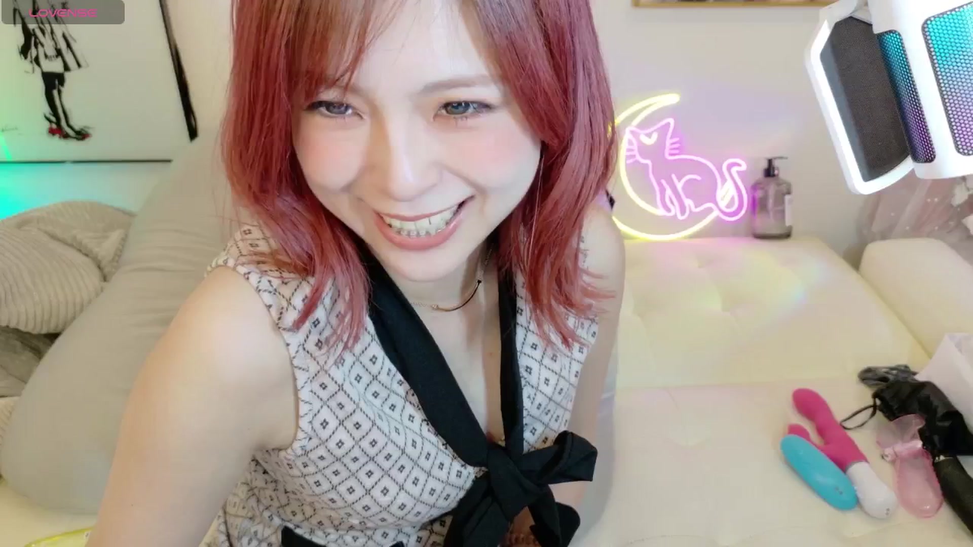 Gallery image thumbnail from Tsu_mu_gi_526's myfreecams stream on, 04/13/2025, 07:44 image 15 of 20