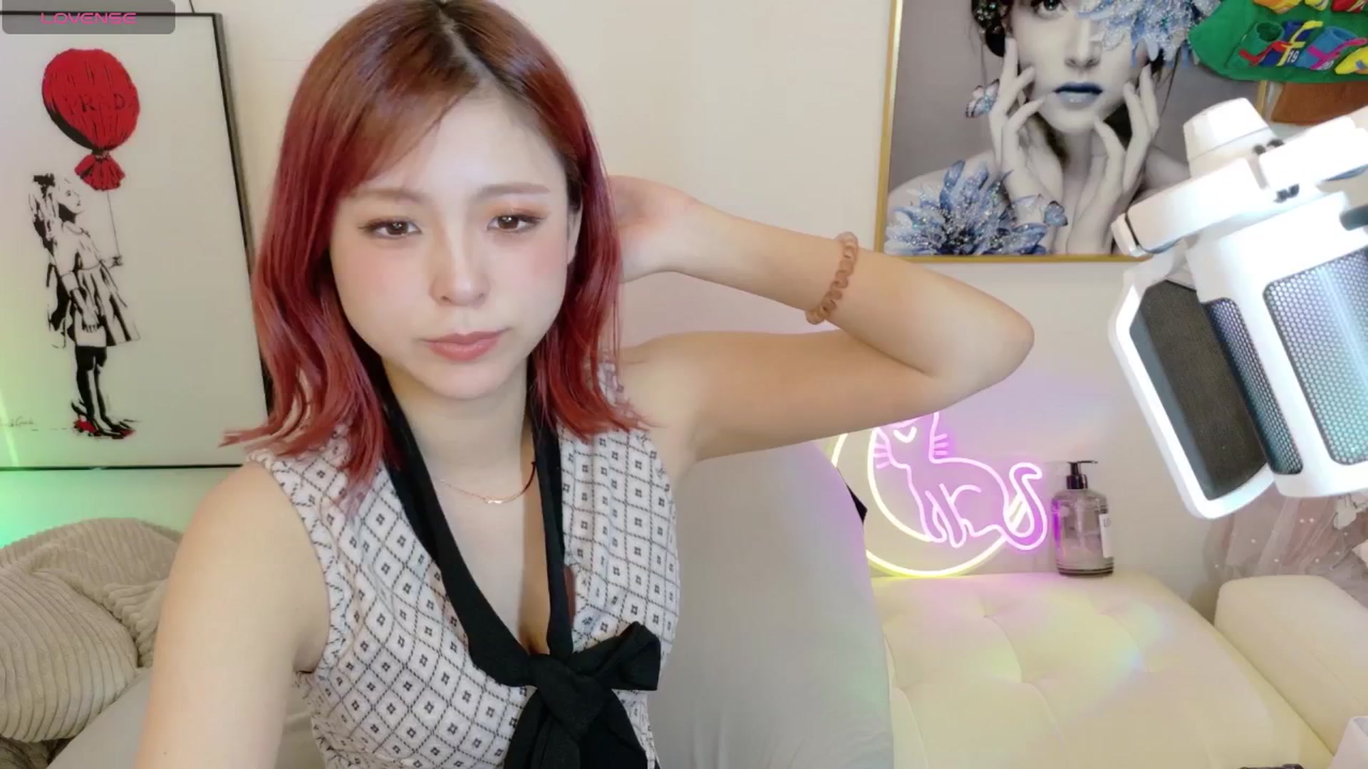 Gallery image thumbnail from Tsu_mu_gi_526's myfreecams stream on, 04/13/2025, 07:44 image 5 of 20