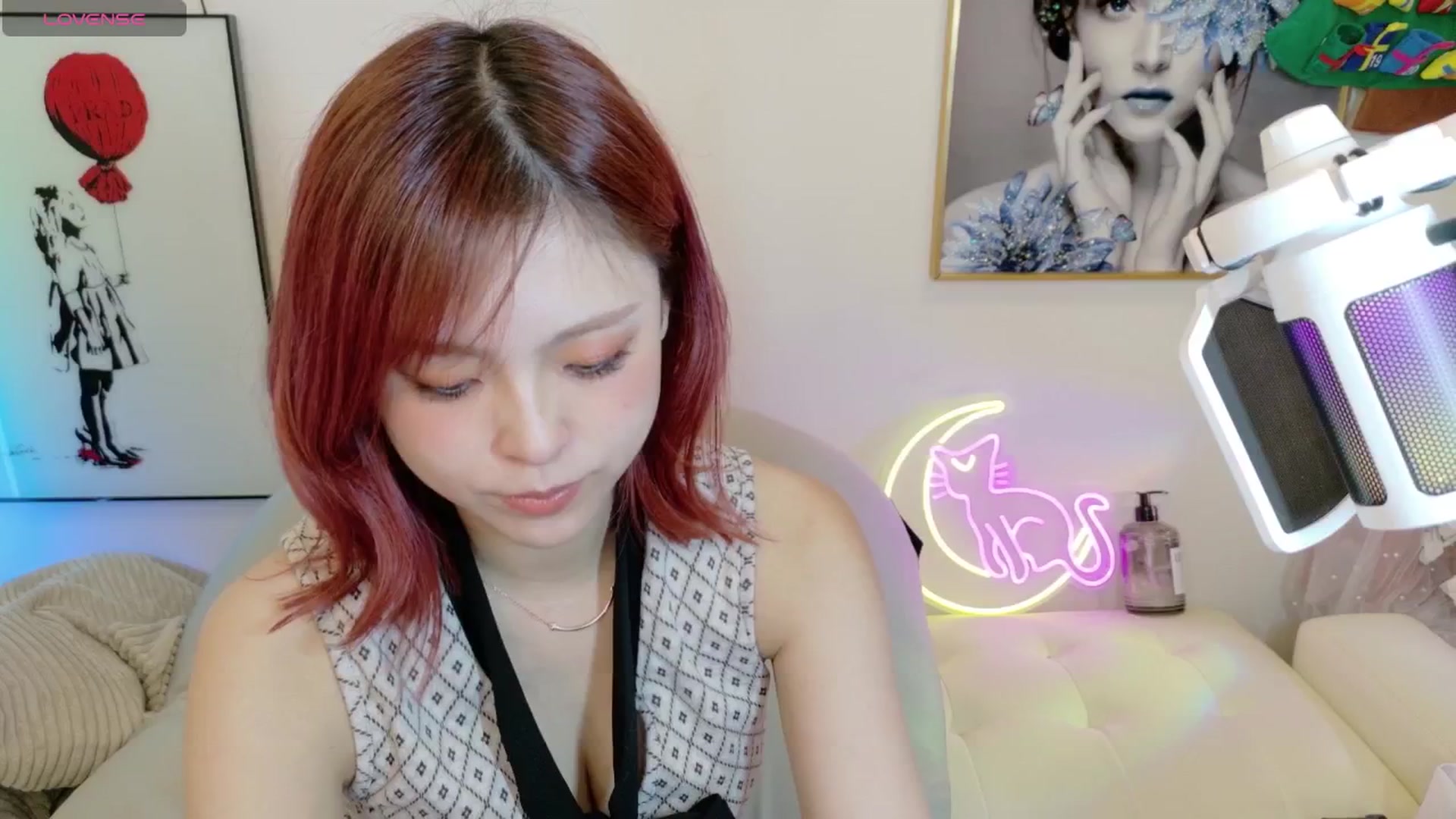 Gallery image thumbnail from Tsu_mu_gi_526's myfreecams stream on, 04/13/2025, 07:44 image 6 of 20