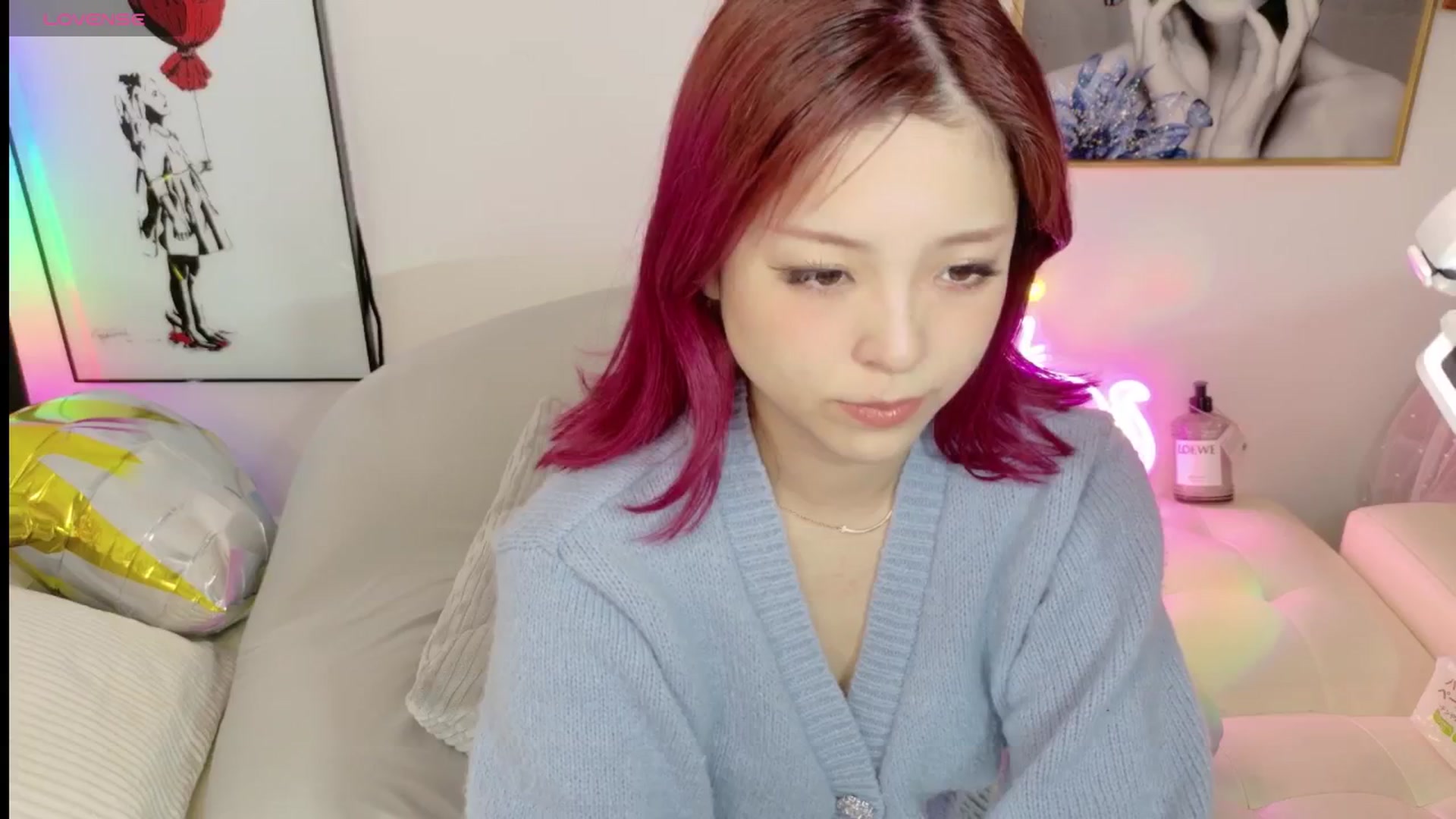 Gallery image thumbnail from Tsu_mu_gi_526's myfreecams stream on, 05/26/2025, 07:41 image 18 of 20