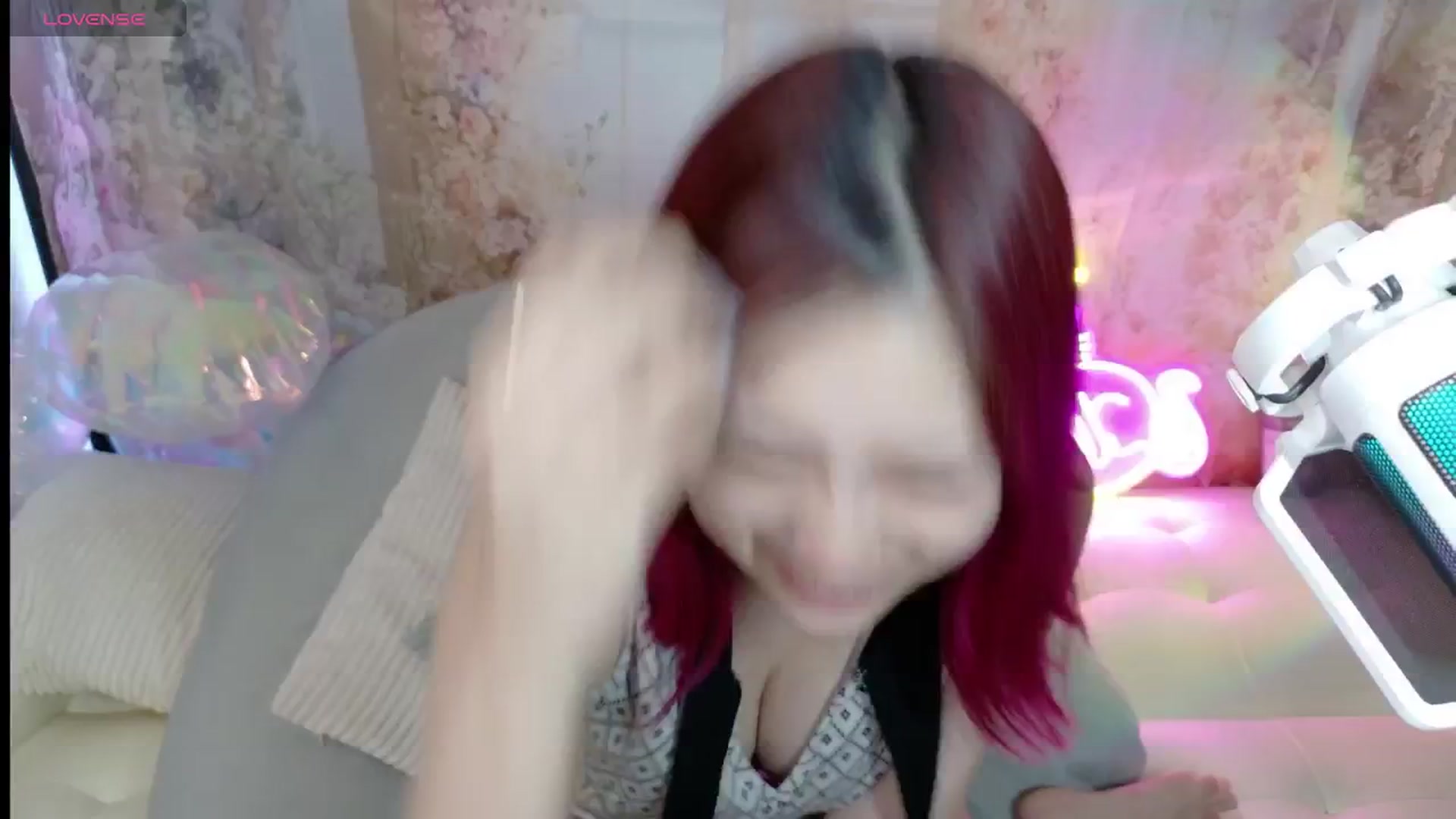 Gallery image thumbnail from Tsu_mu_gi_526's myfreecams stream on, 06/20/2025, 19:15 image 19 of 20