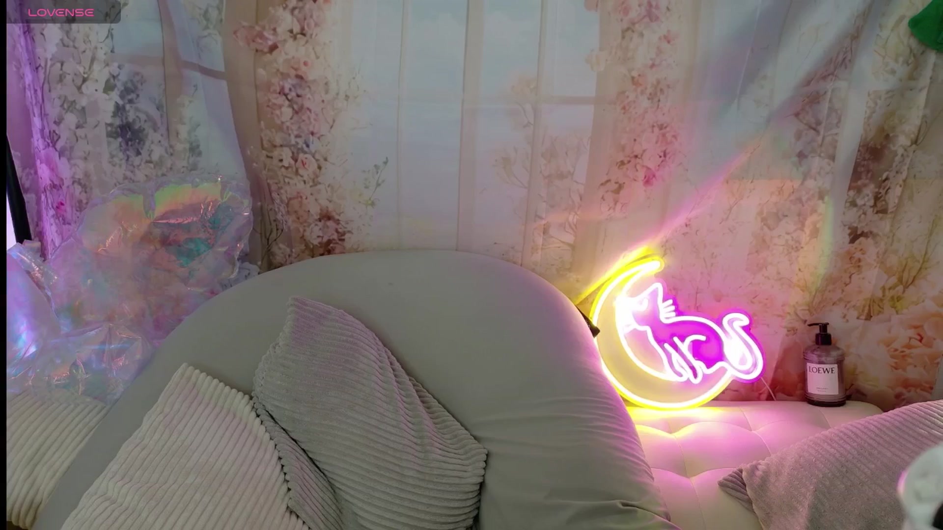 Gallery image thumbnail from Tsu_mu_gi_526's myfreecams stream on, 06/23/2025, 06:41 image 1 of 20