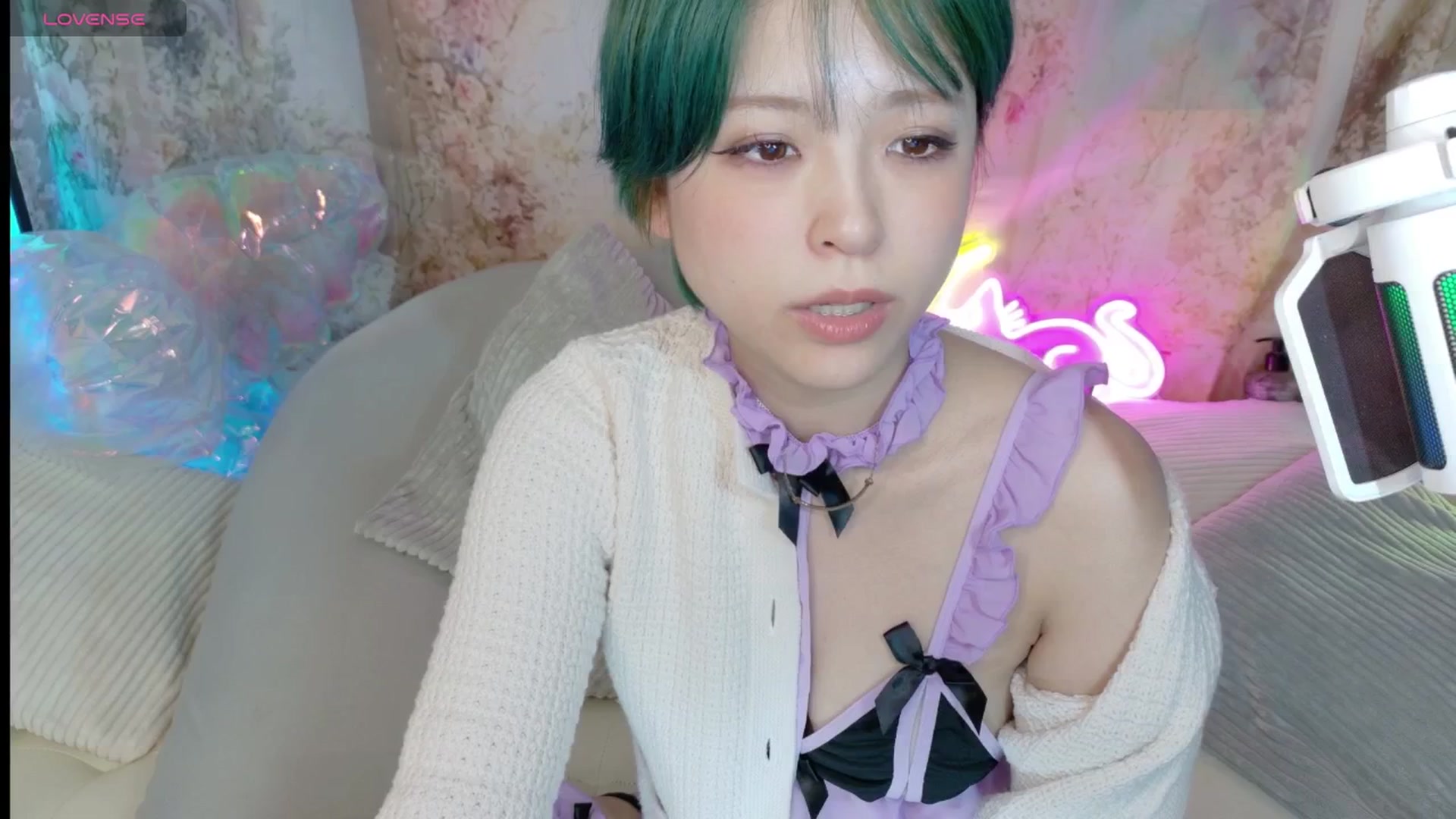 Gallery image thumbnail from Tsu_mu_gi_526's myfreecams stream on, 07/04/2025, 20:15 image 20 of 20